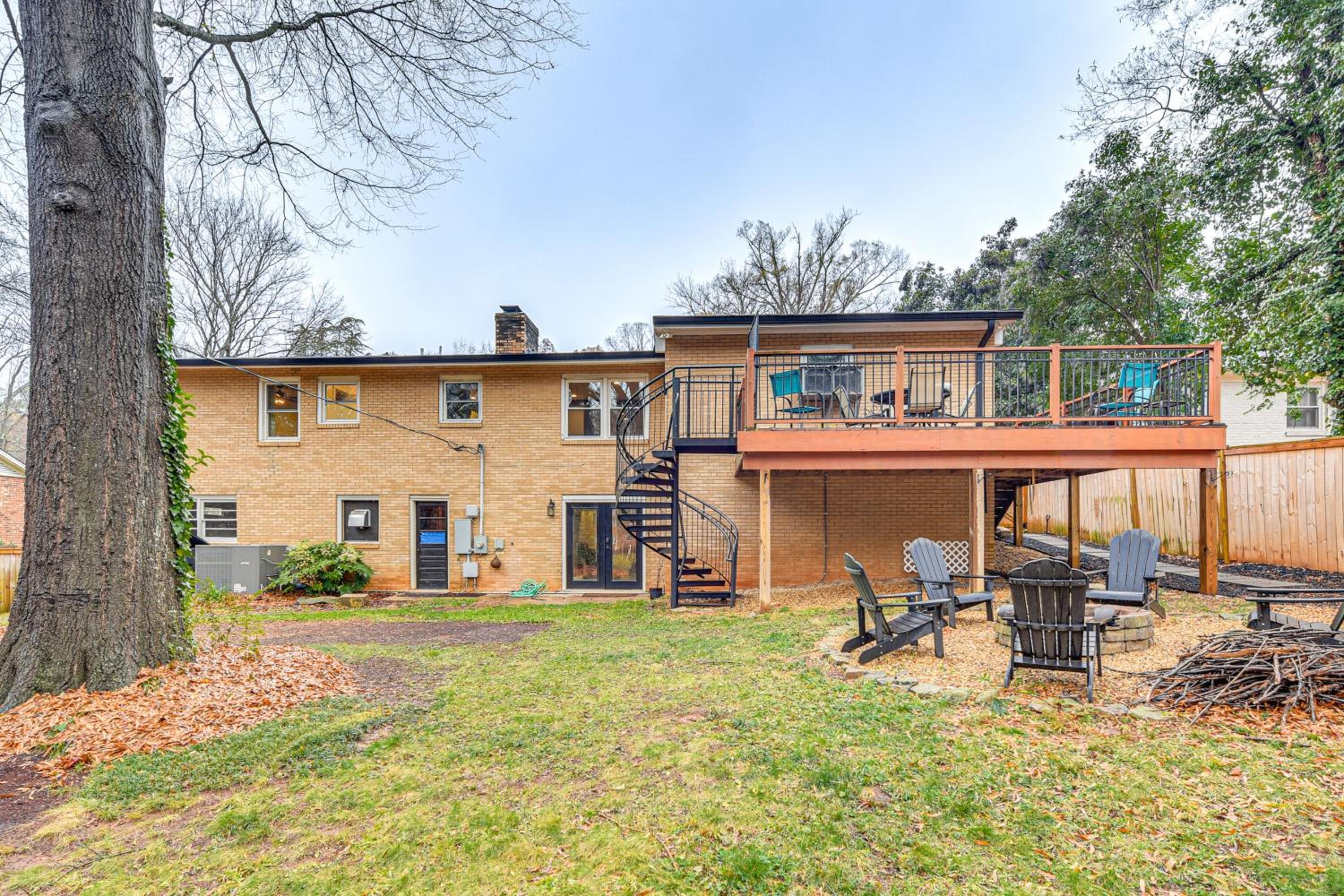 Dog-Friendly Yard, 5 Mi to Uptown Charlotte Home