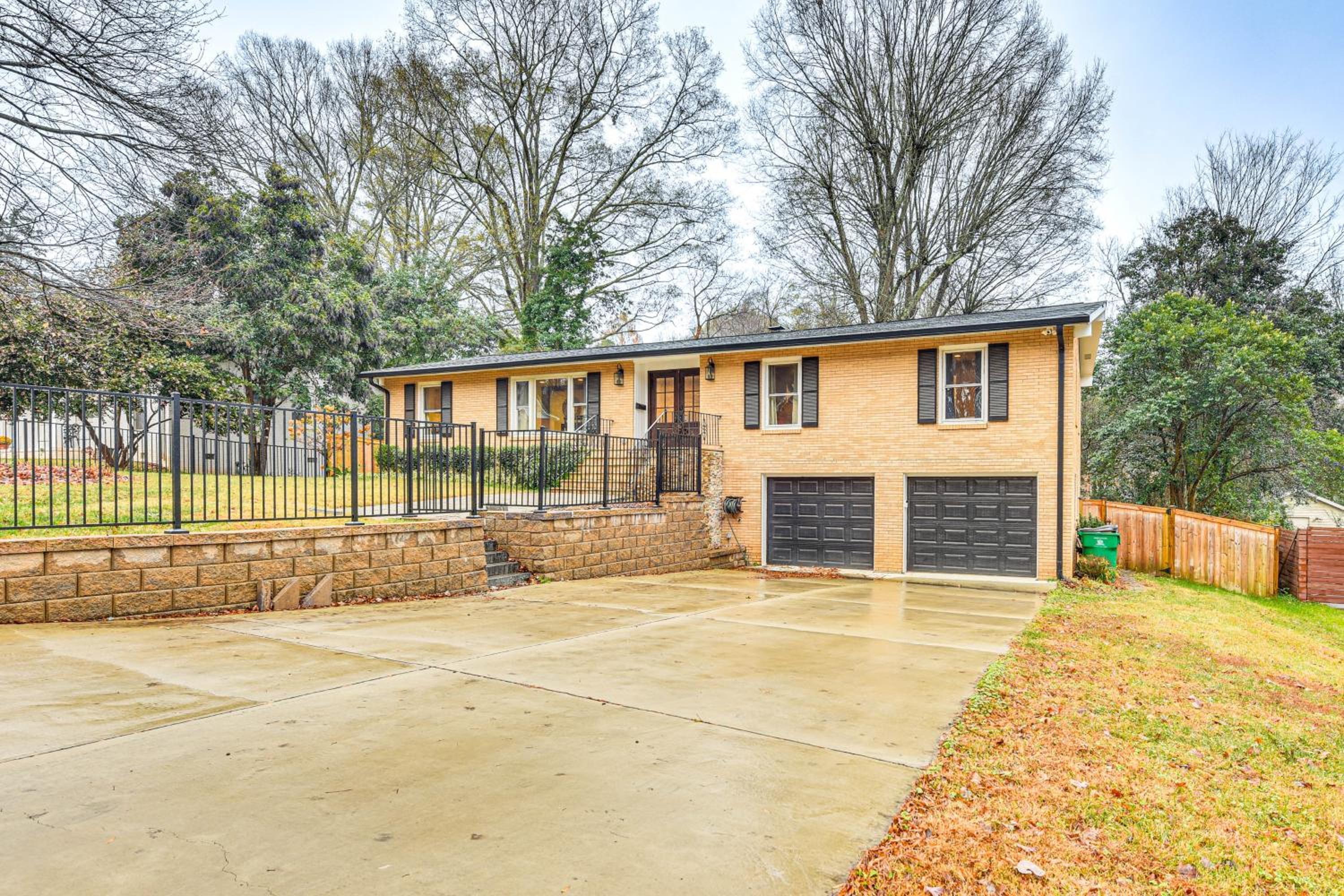 Dog-Friendly Yard, 5 Mi to Uptown Charlotte Home