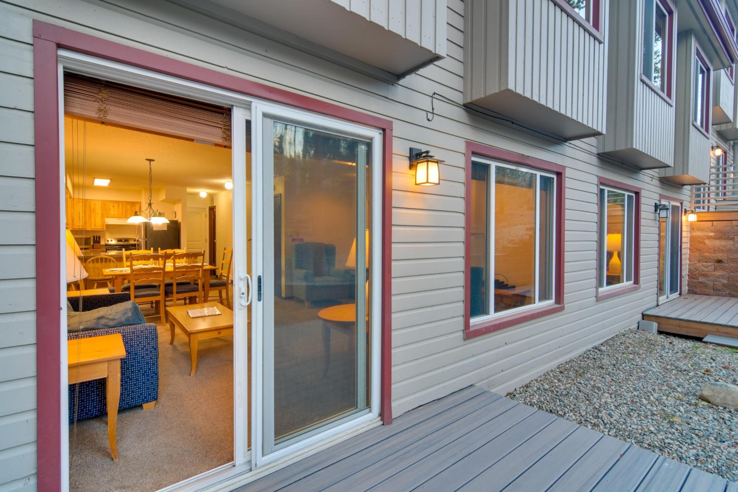 Woodsy Winter Park Condo with Pool and Hot Tub Access