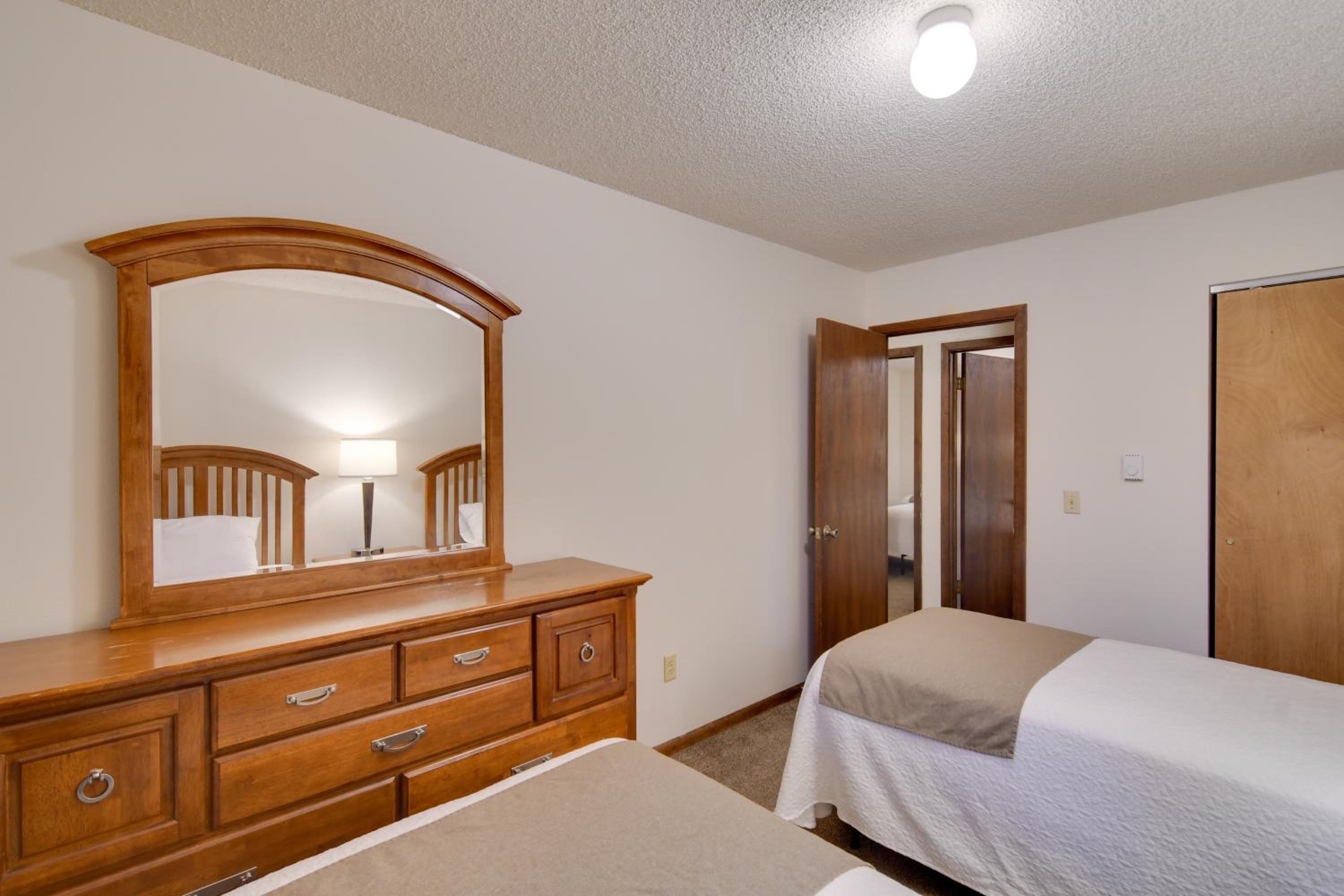 Woodsy Winter Park Condo with Pool and Hot Tub Access