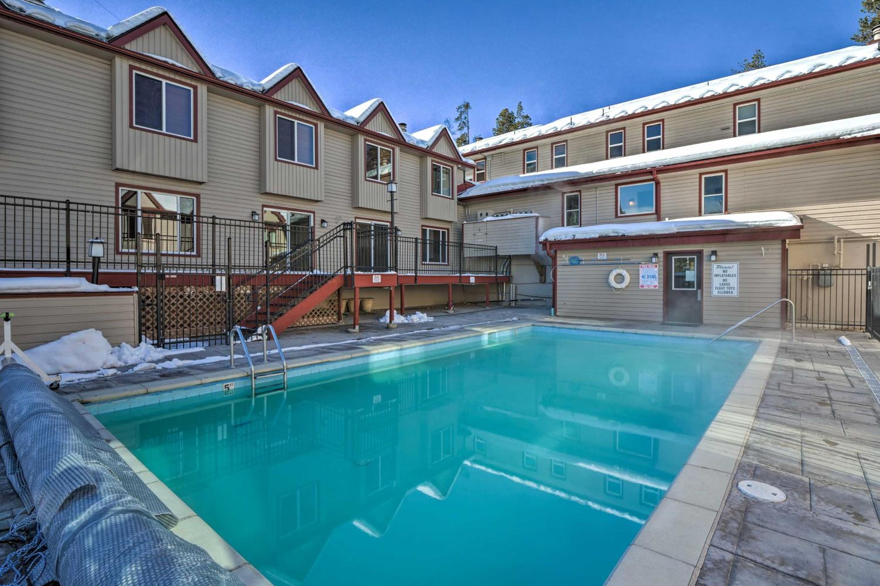 Woodsy Winter Park Condo with Pool and Hot Tub Access