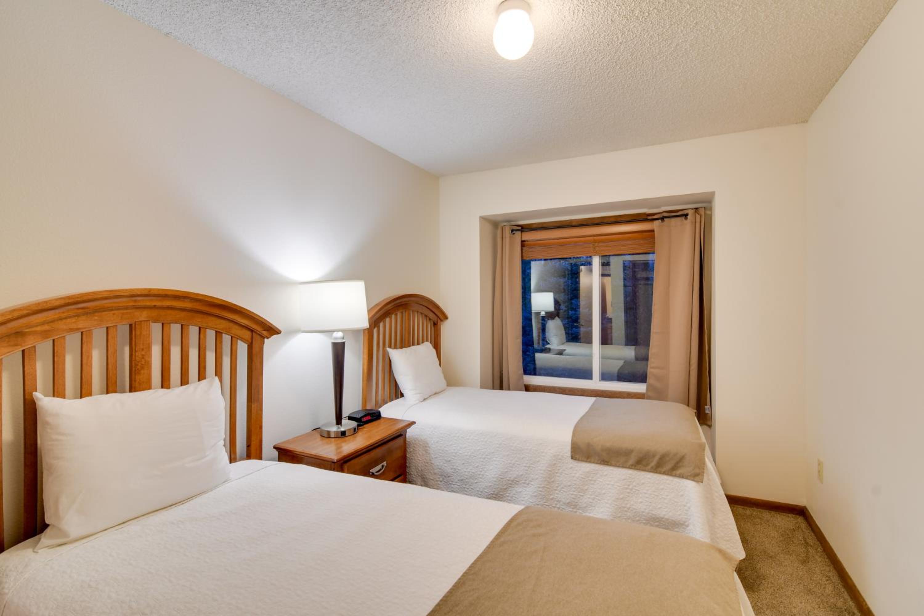 Shuttle to Winter Park Resort! Group Condo with Pool