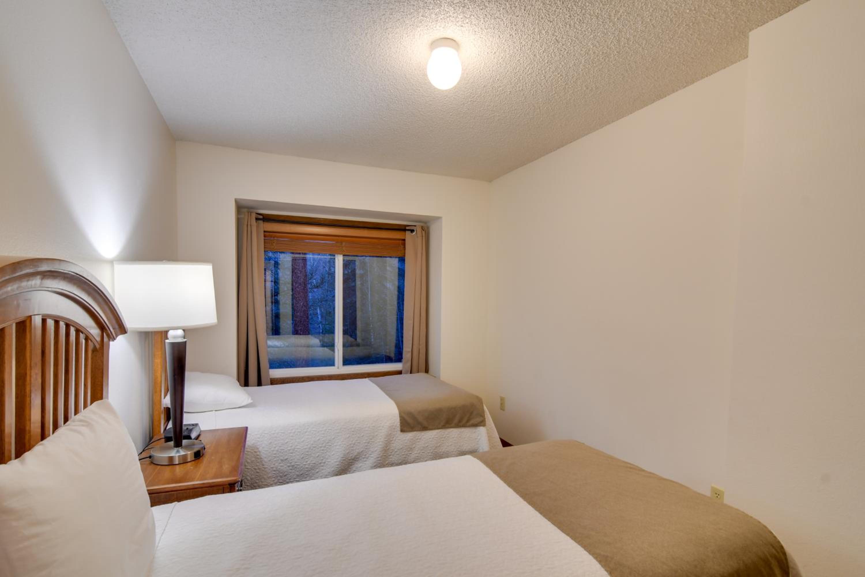 Shuttle to Winter Park Resort! Group Condo with Pool