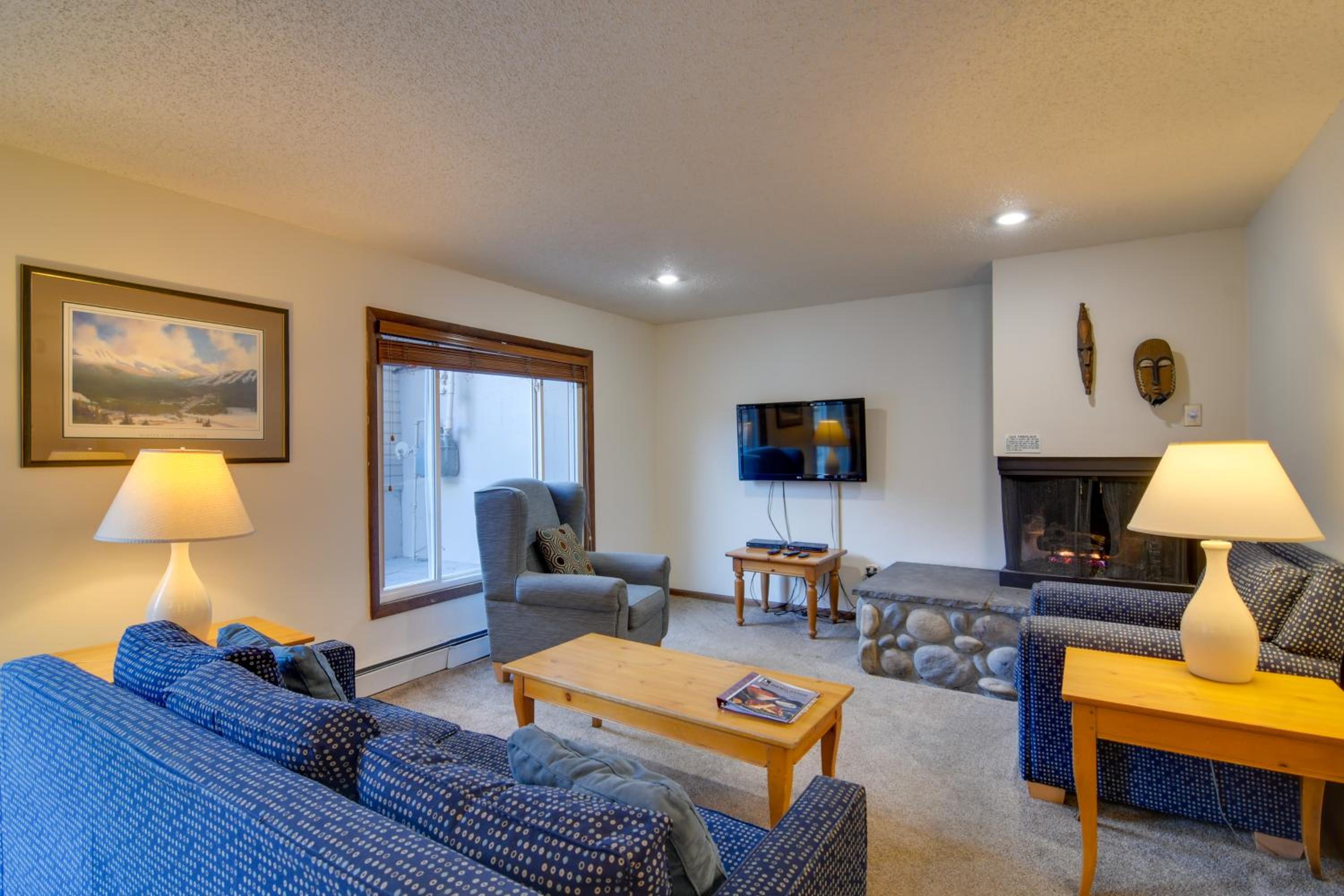Ski, Soak and Chill! Pool-View Winter Park Condo