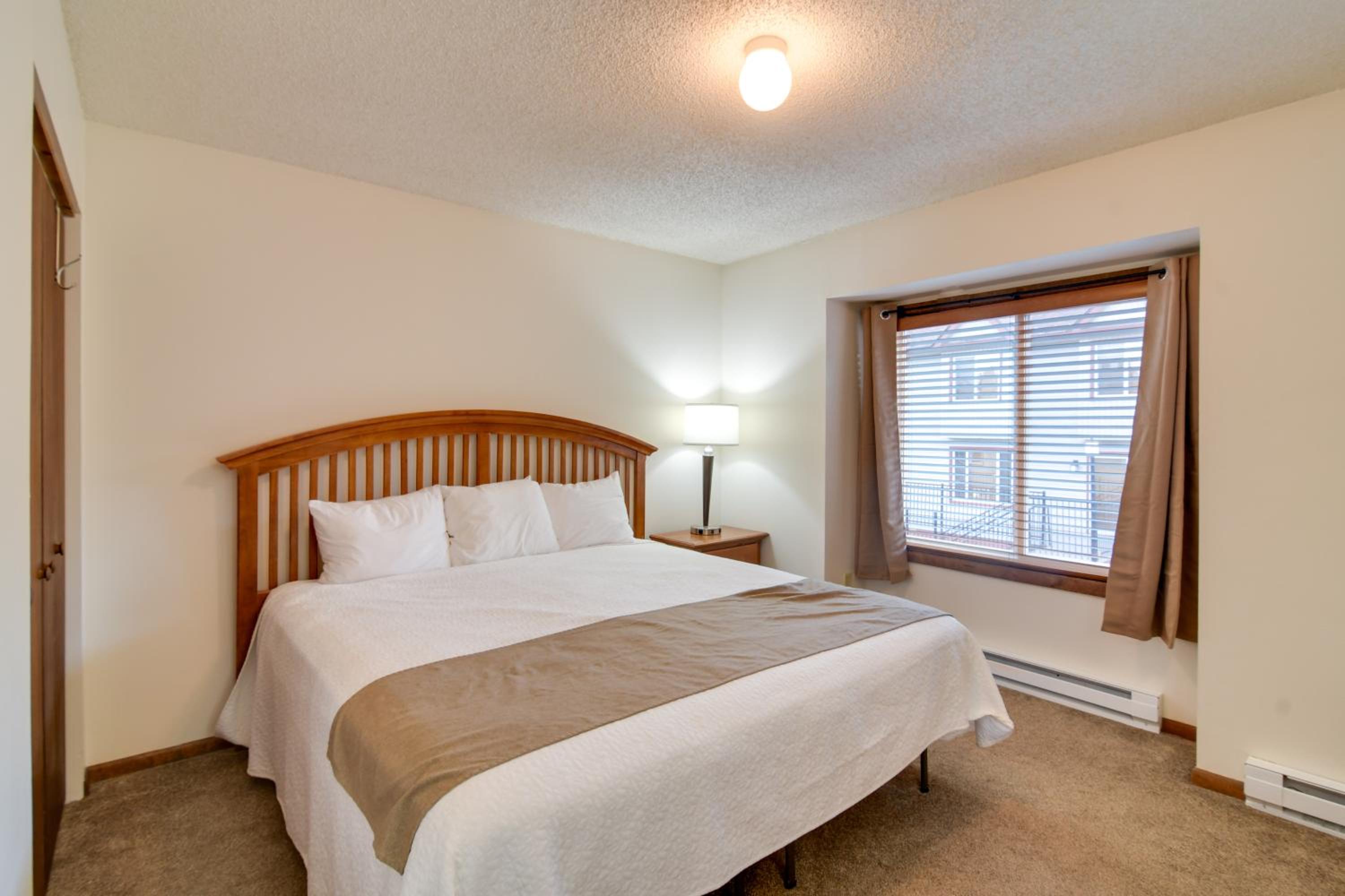 Ski, Soak and Chill! Pool-View Winter Park Condo