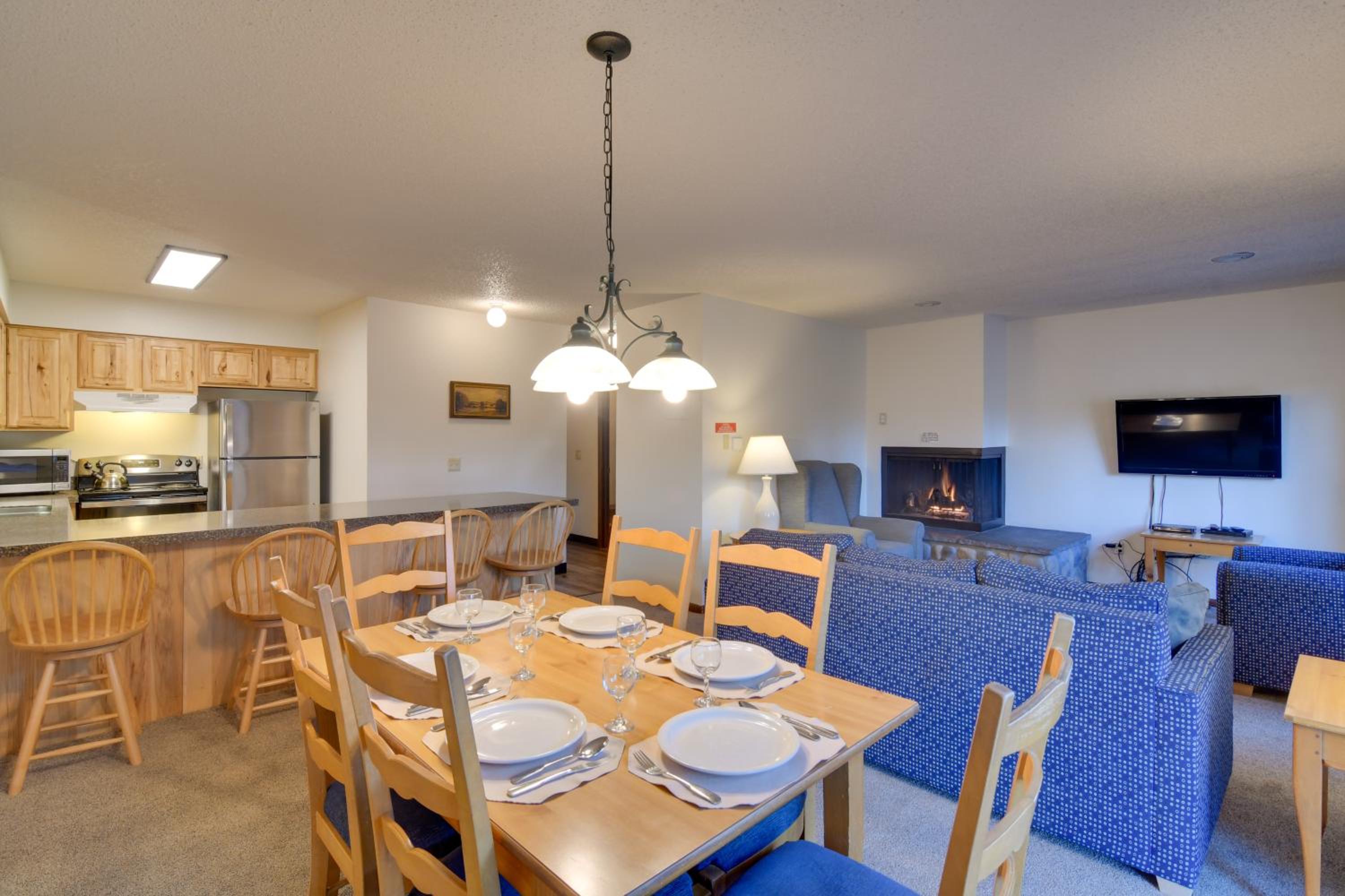 3 Mi to Skiing Walkable Dtwn Winter Park Condo!