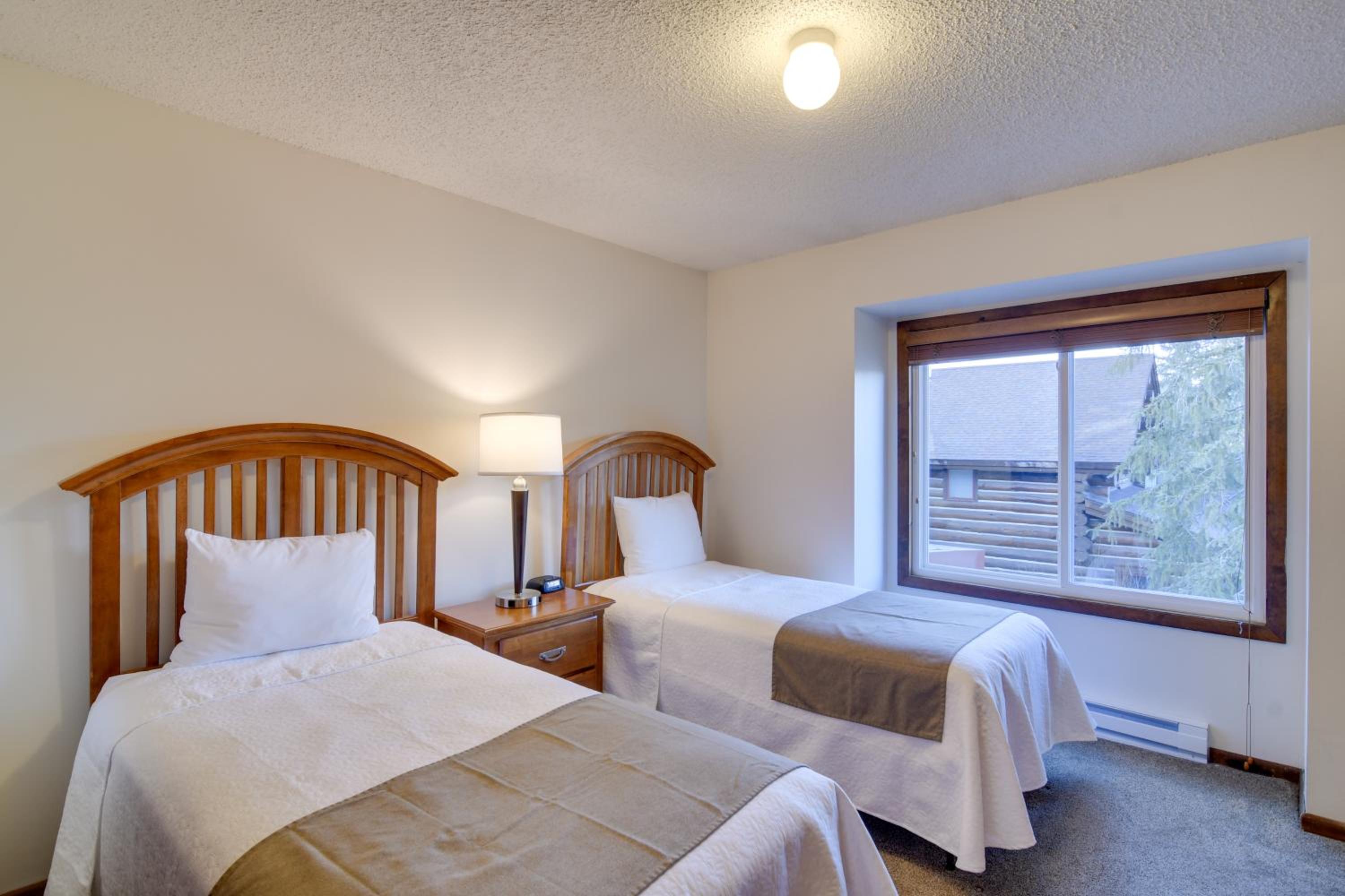 3 Mi to Skiing Walkable Dtwn Winter Park Condo!