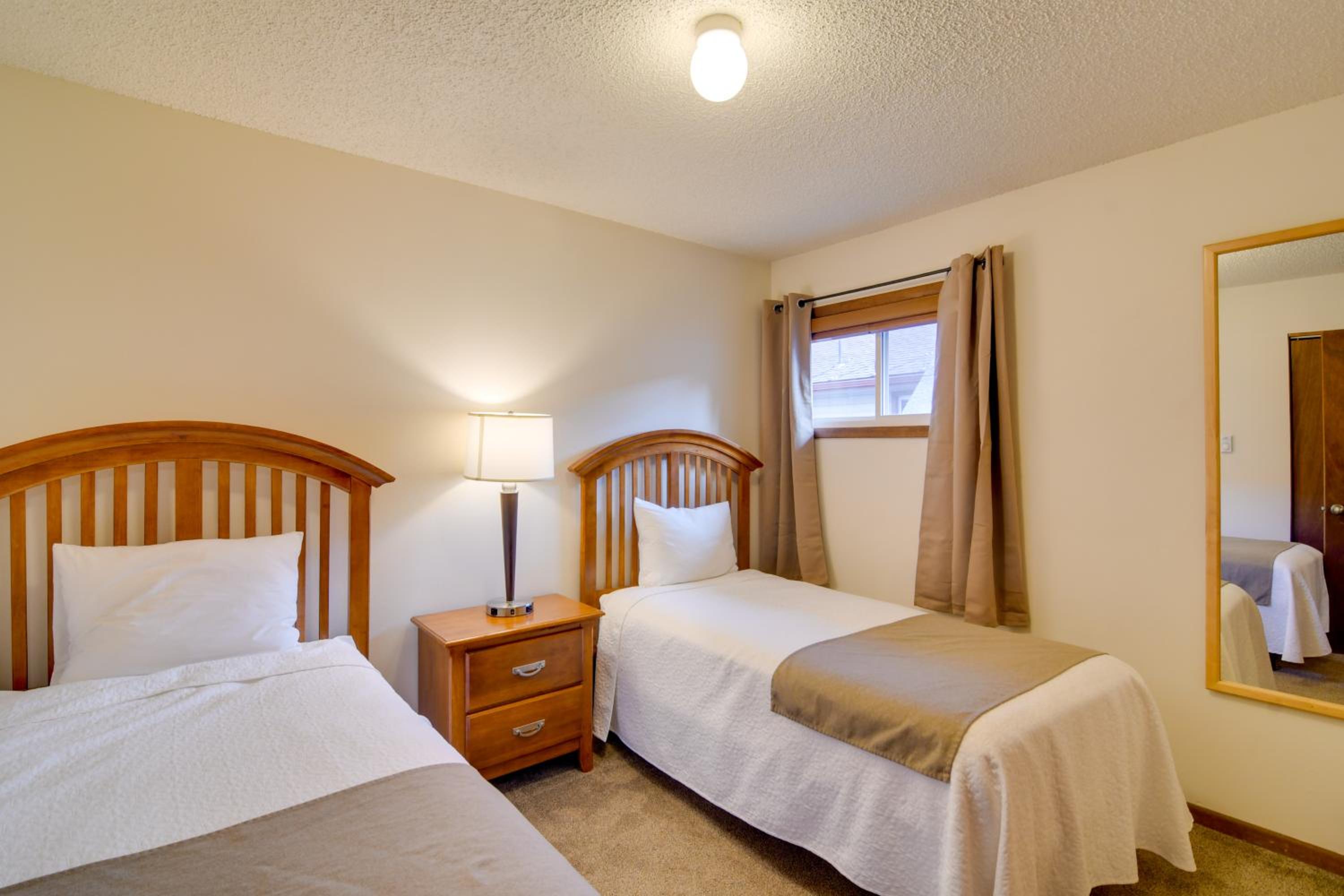 3 Mi to Skiing Walkable Dtwn Winter Park Condo!