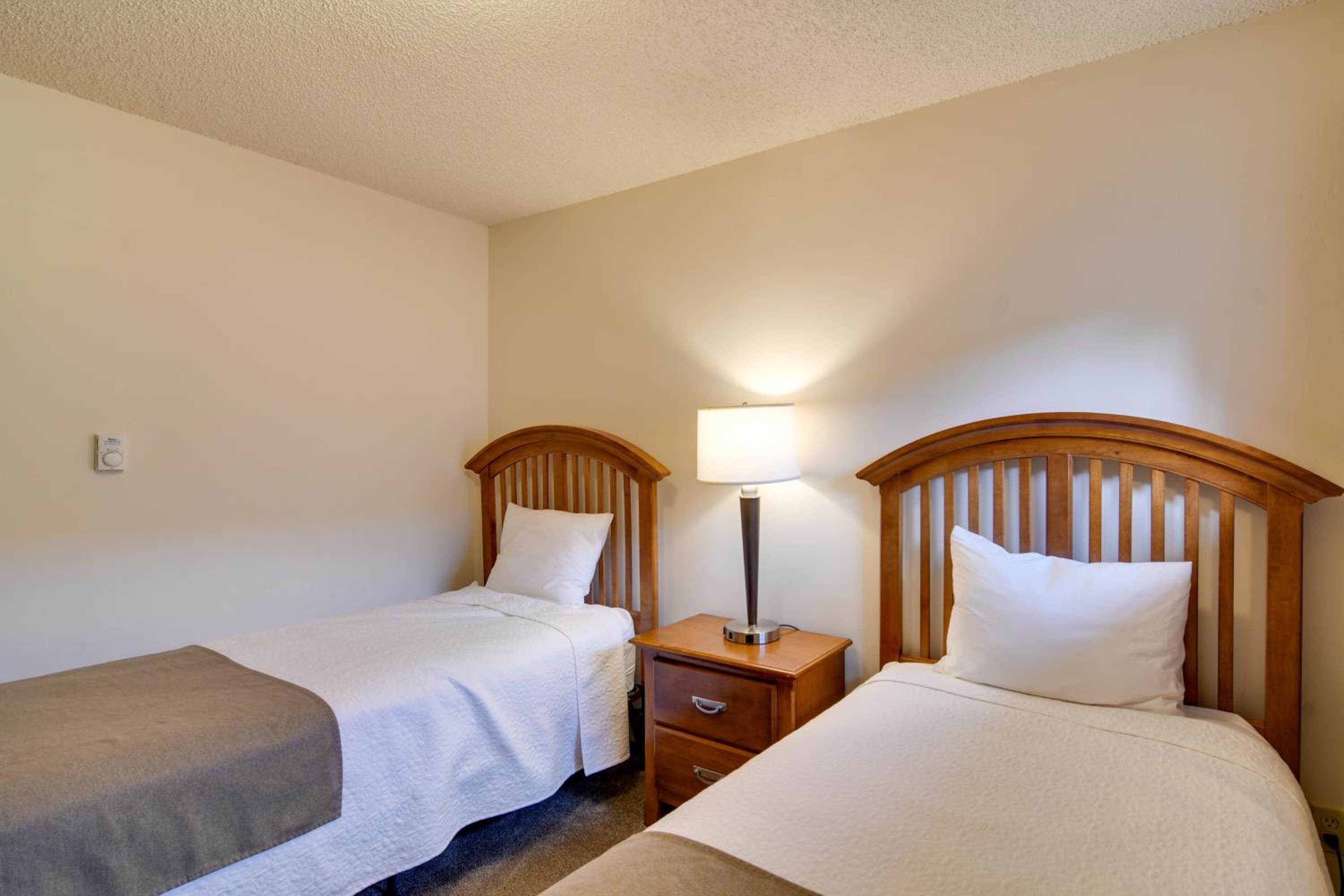 3 Mi to Skiing Walkable Dtwn Winter Park Condo!