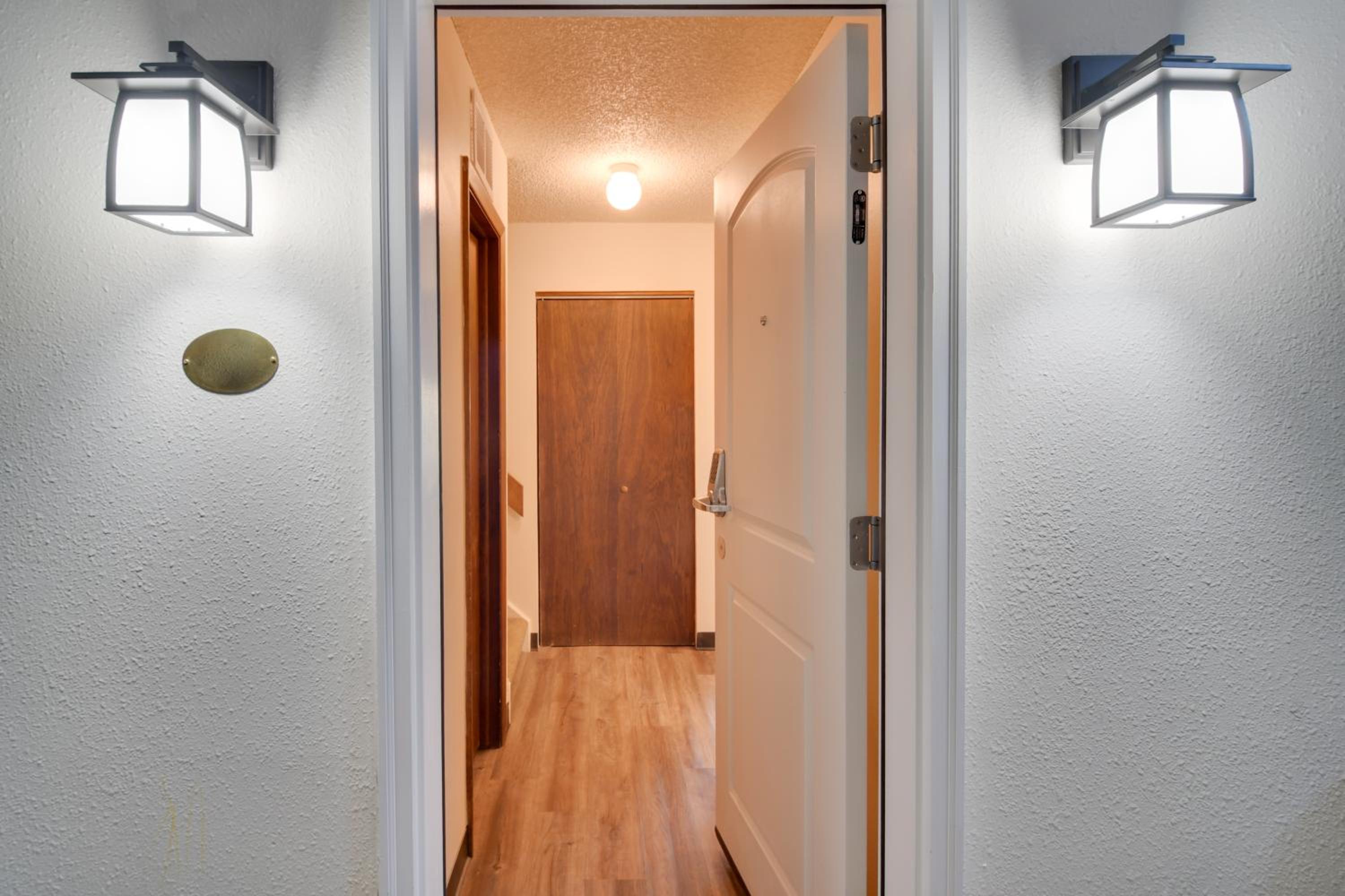 3 Mi to Skiing Walkable Dtwn Winter Park Condo!