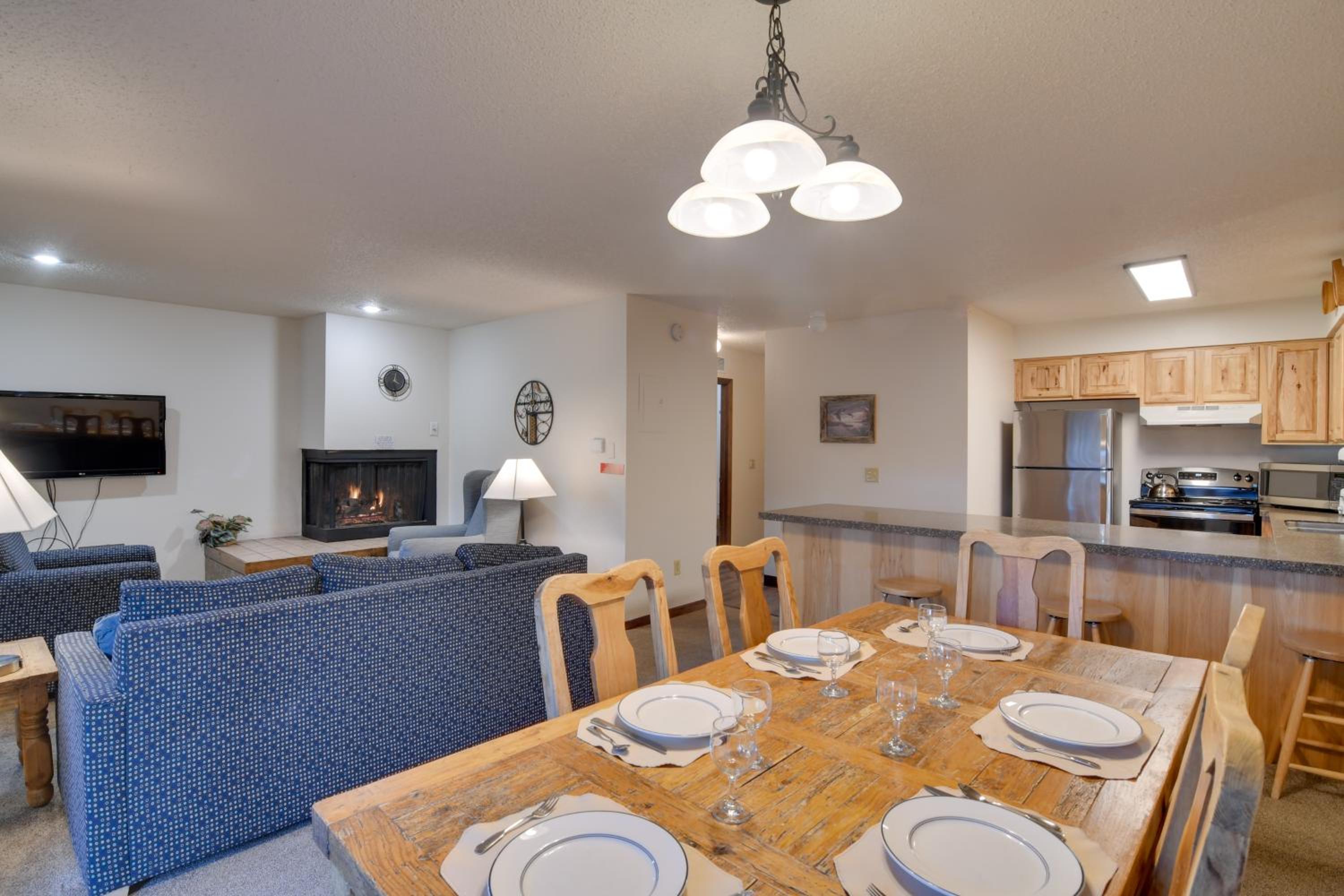 Hot Tub and Heated Pool! Ski Retreat in Winter Park