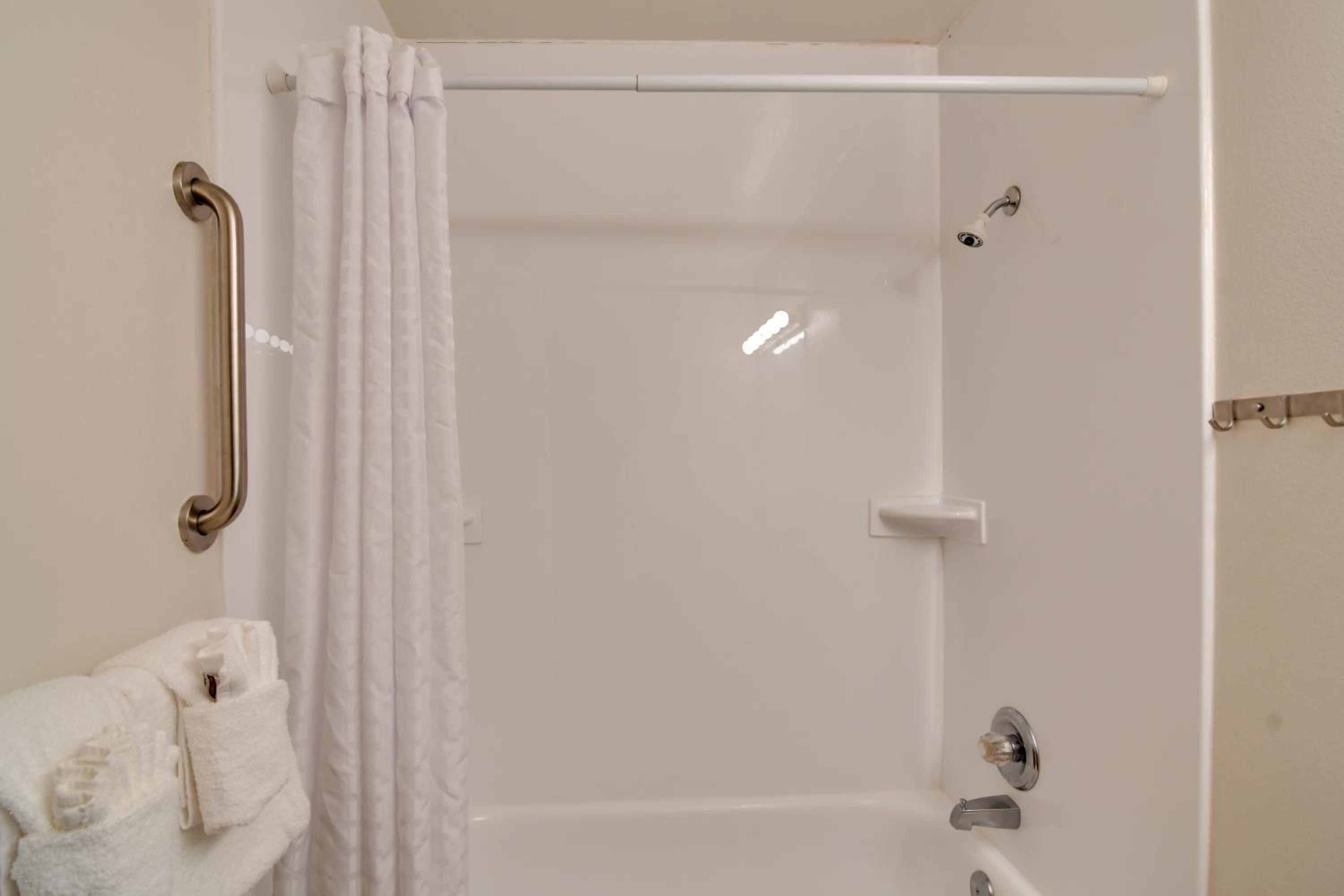 Hot Tub and Heated Pool! Ski Retreat in Winter Park