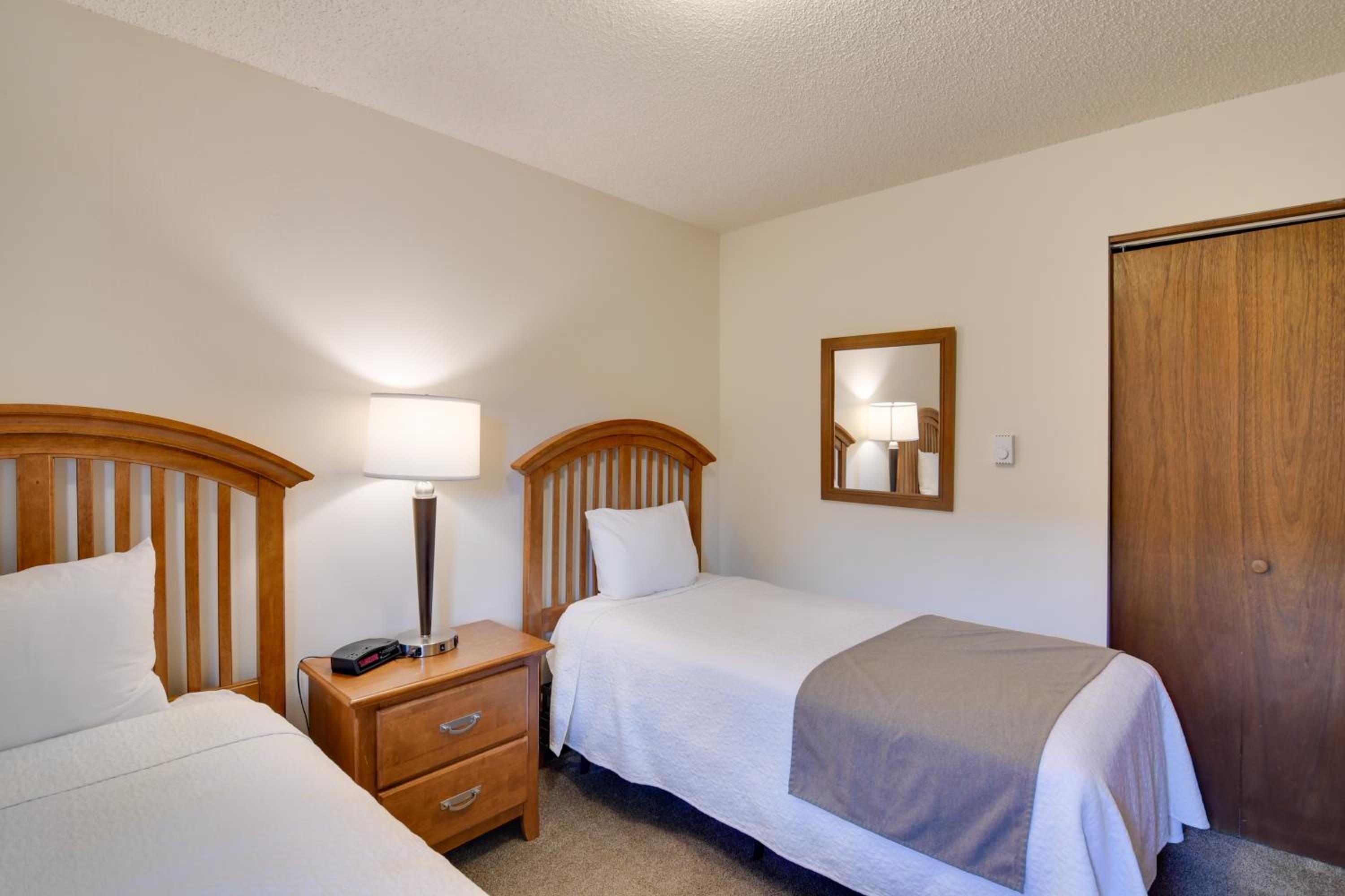 Hot Tub and Heated Pool! Ski Retreat in Winter Park