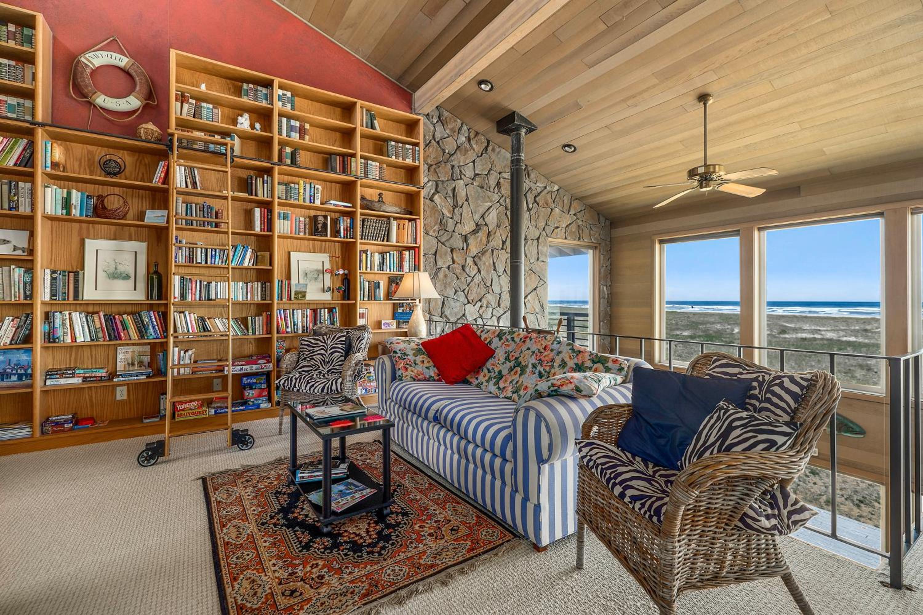 Fantastic Beach View! Oregon Escape with Game Room
