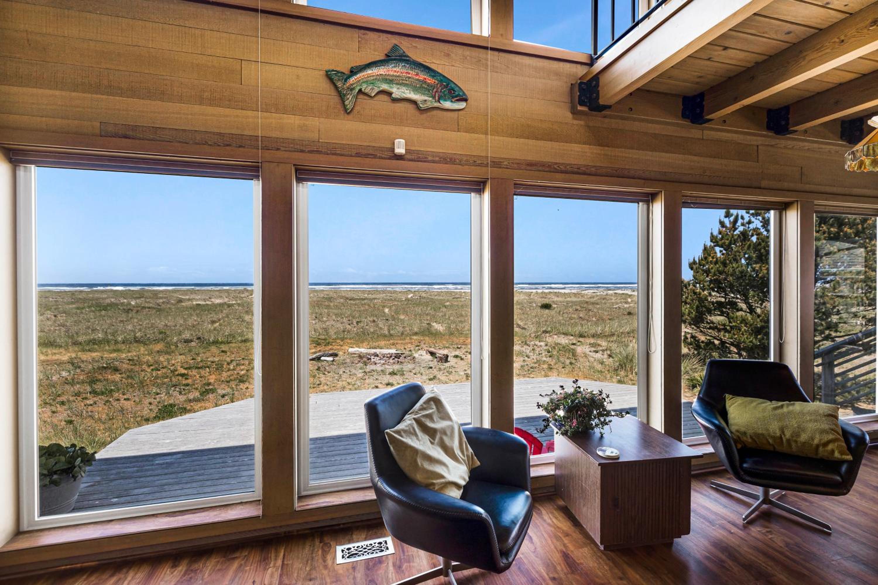Fantastic Beach View! Oregon Escape with Game Room