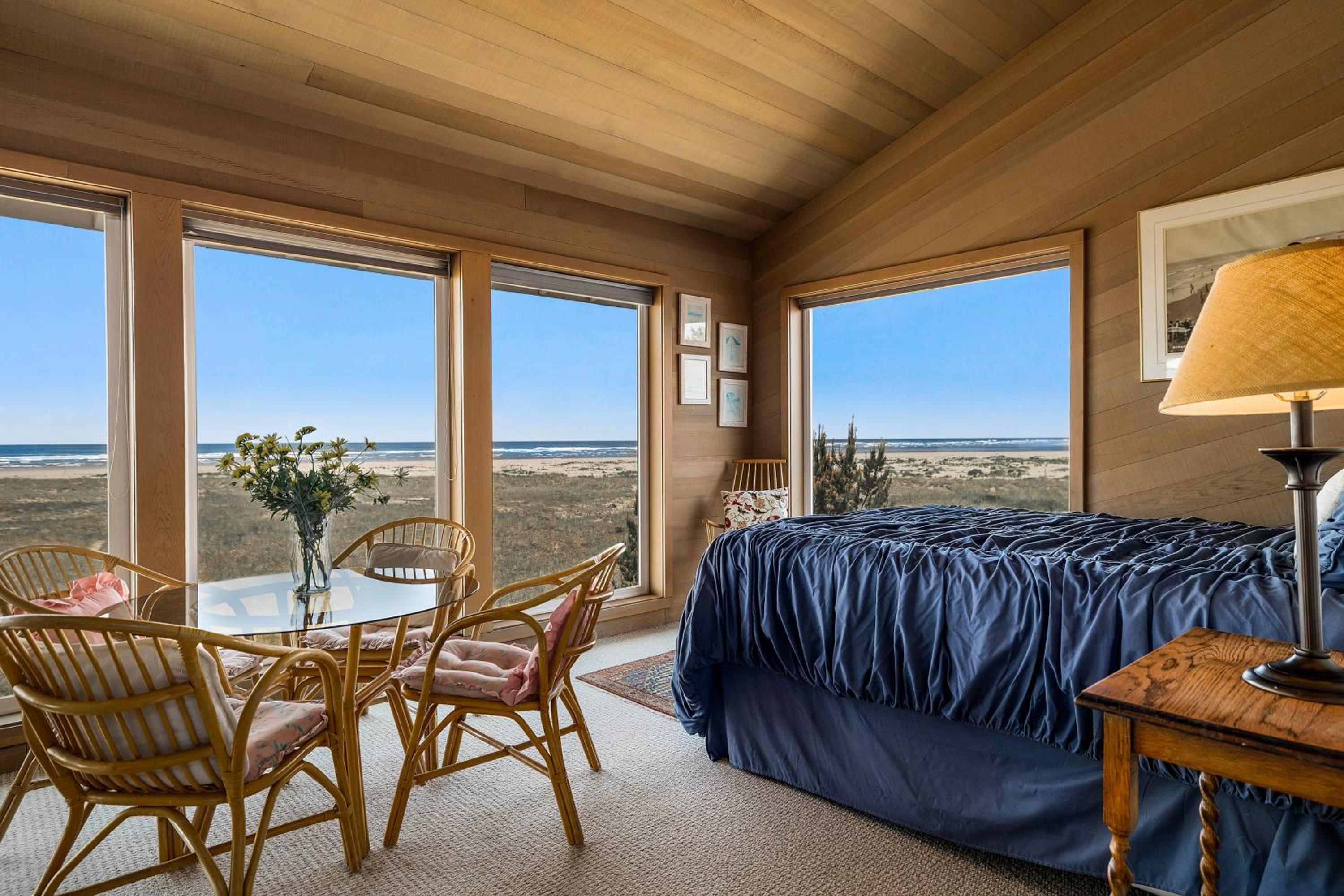 Fantastic Beach View! Oregon Escape with Game Room