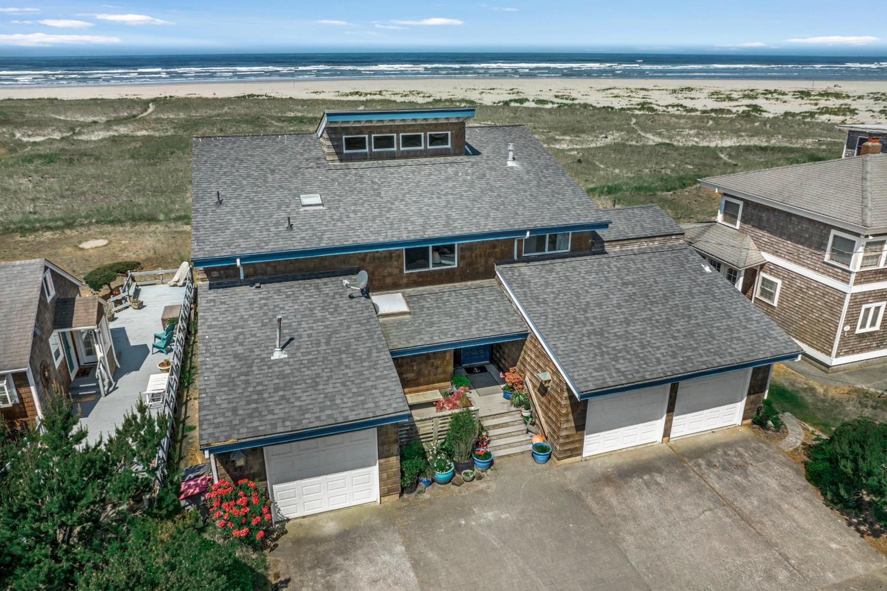 Fantastic Beach View! Oregon Escape with Game Room
