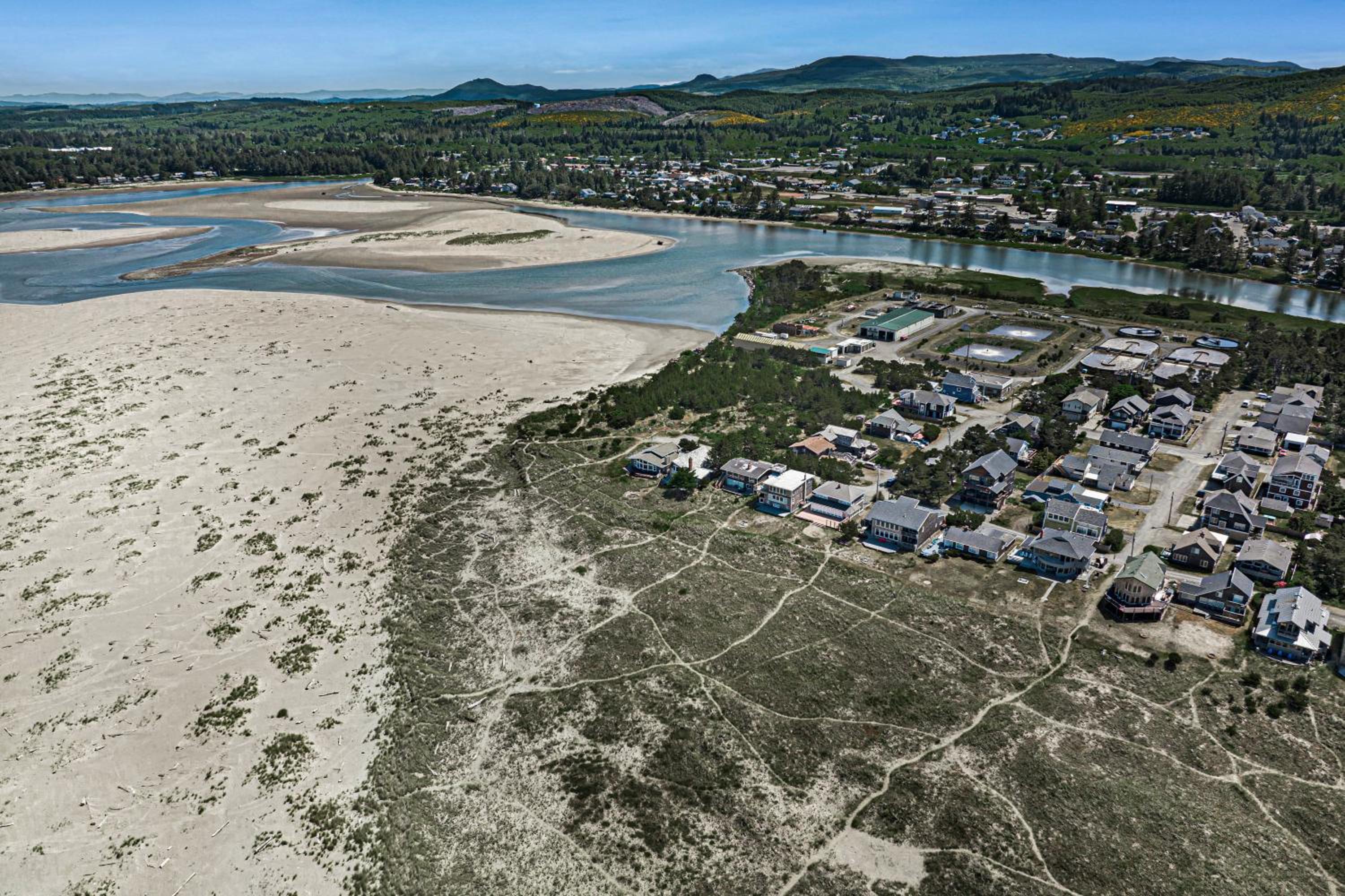 Fantastic Beach View! Oregon Escape with Game Room