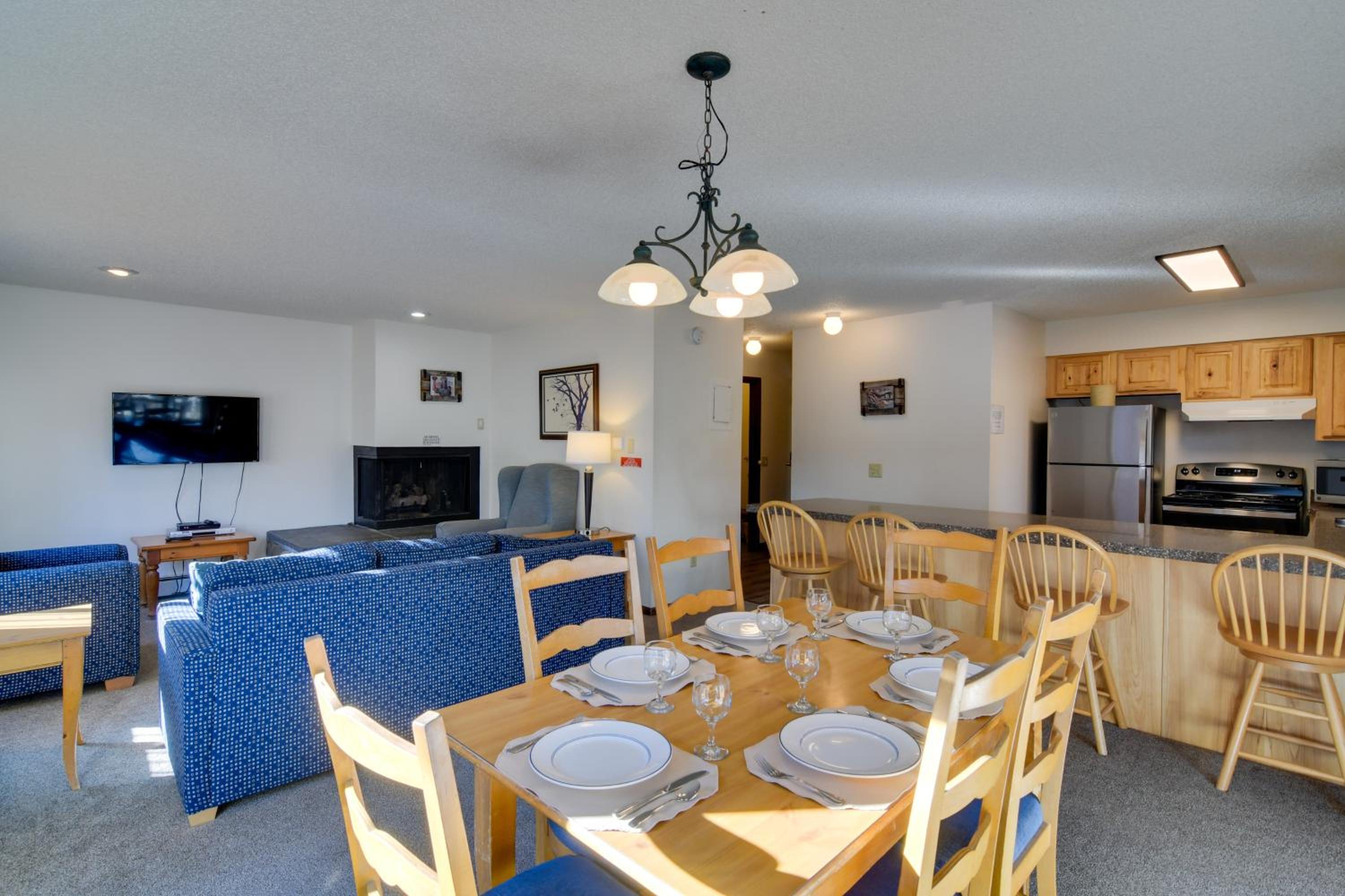 Ski and Hike! Easy Adventuring at Winter Park Condo