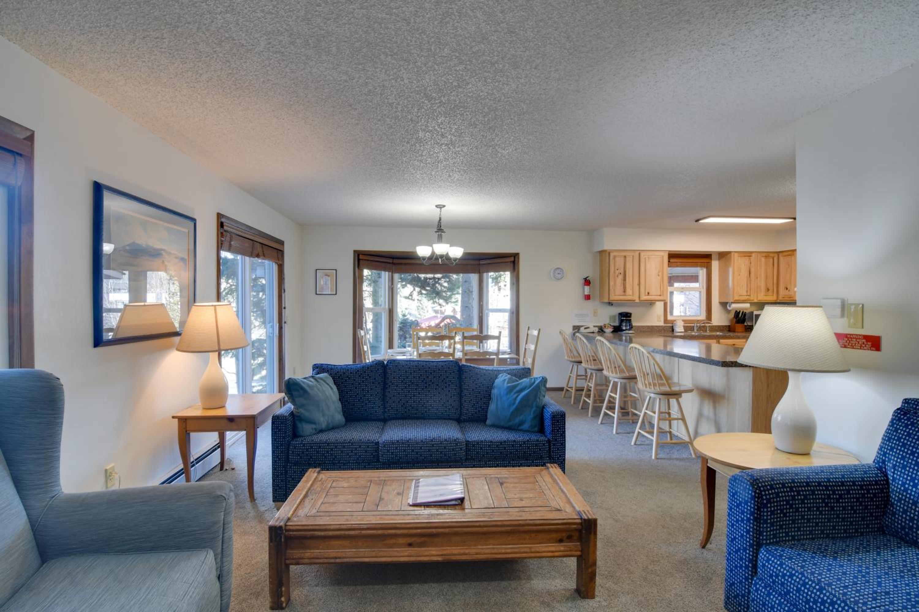 Walk to Ski Shuttle! Ideal Winter Park Base Camp