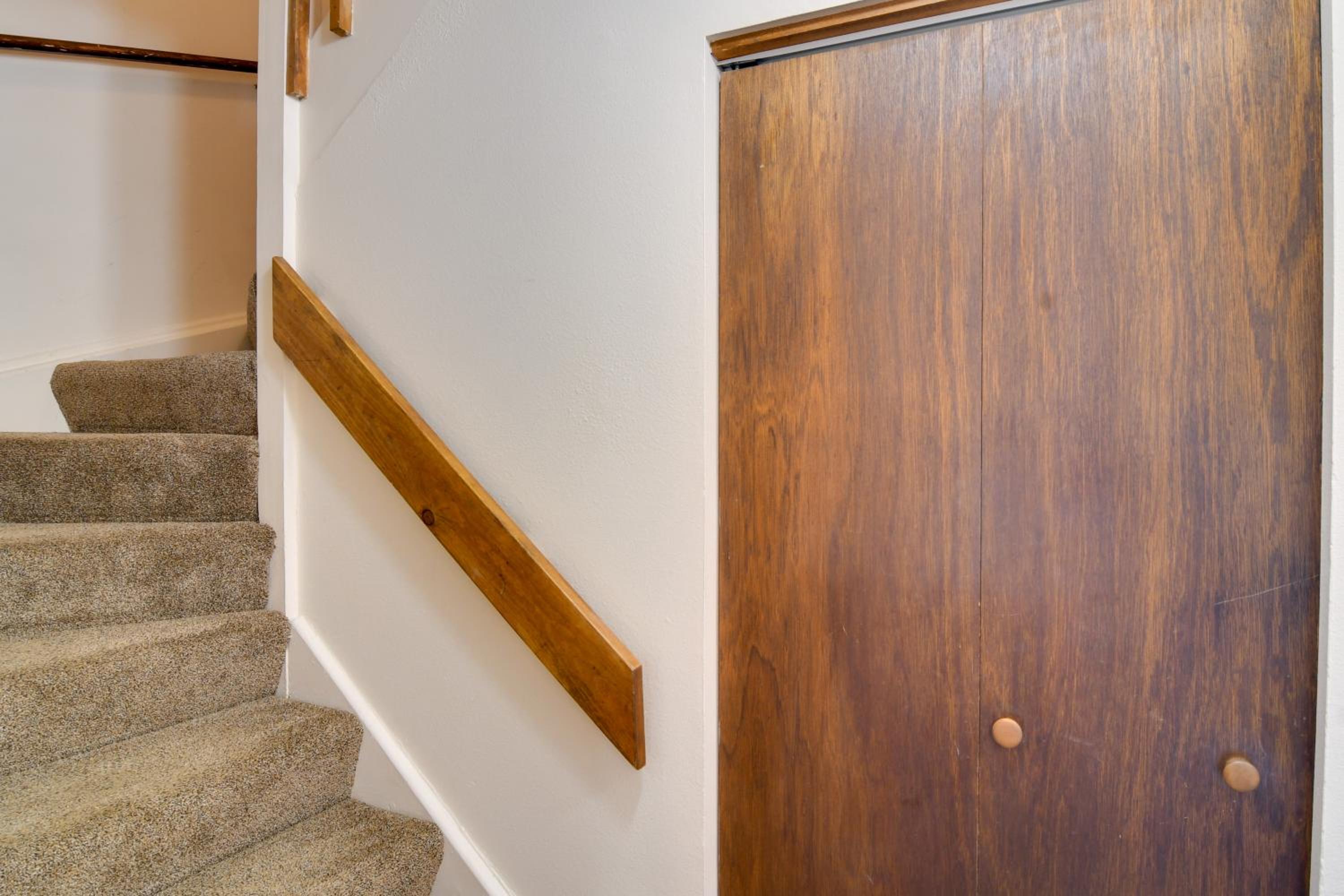 Walk to Ski Shuttle! Ideal Winter Park Base Camp