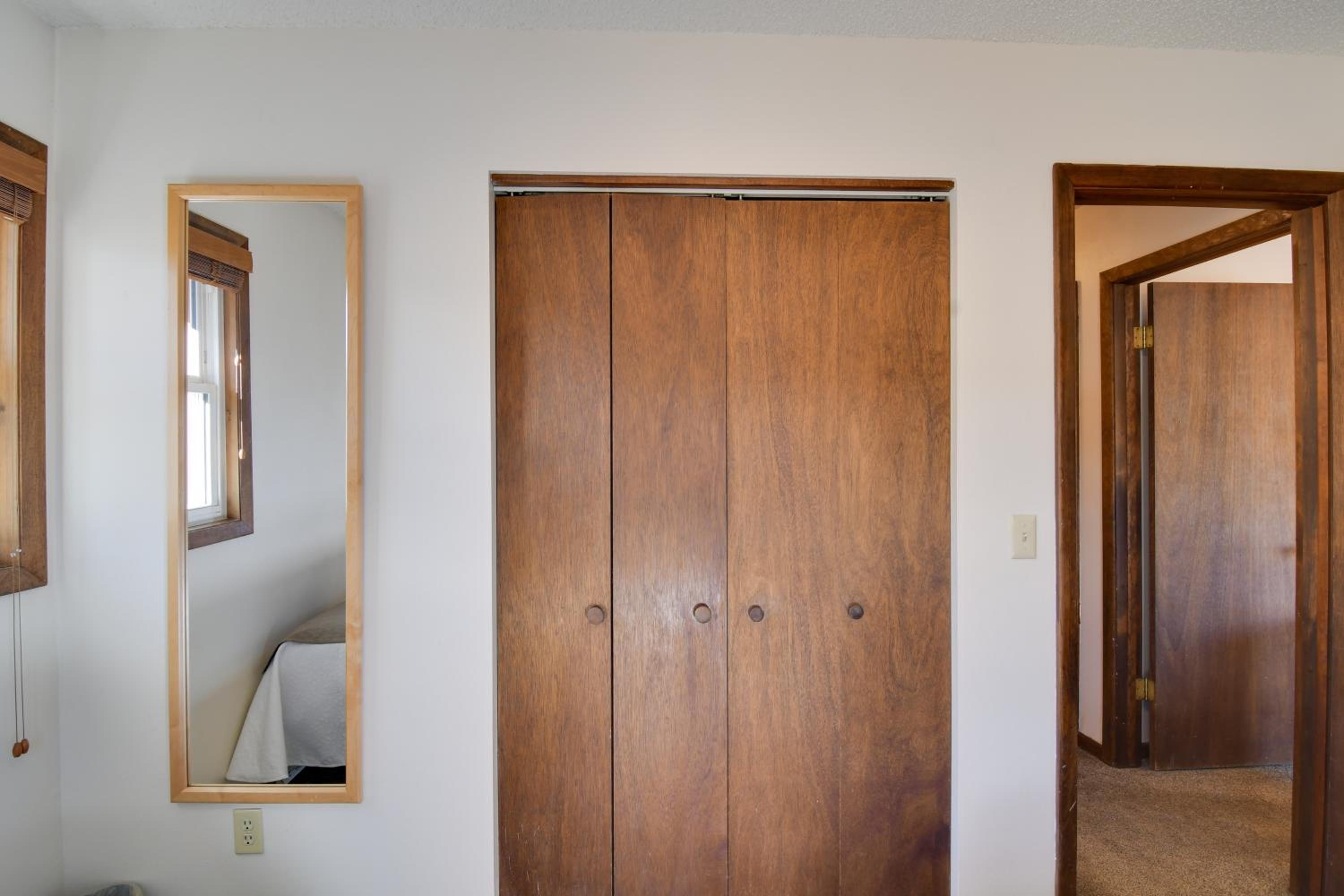 Walk to Ski Shuttle! Ideal Winter Park Base Camp