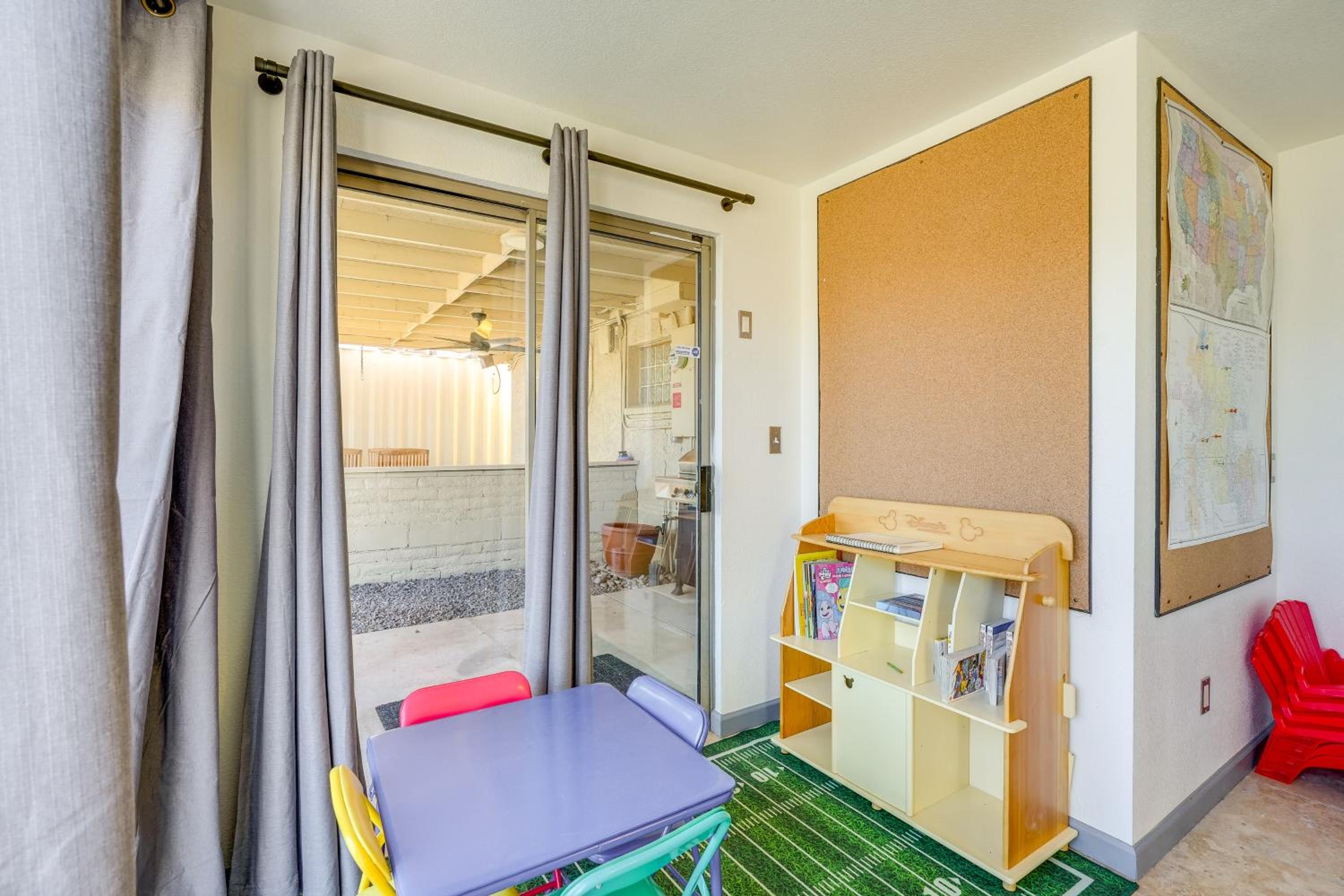 Private Pool and Patio! Home 8 Mi to Dtwn Phoenix