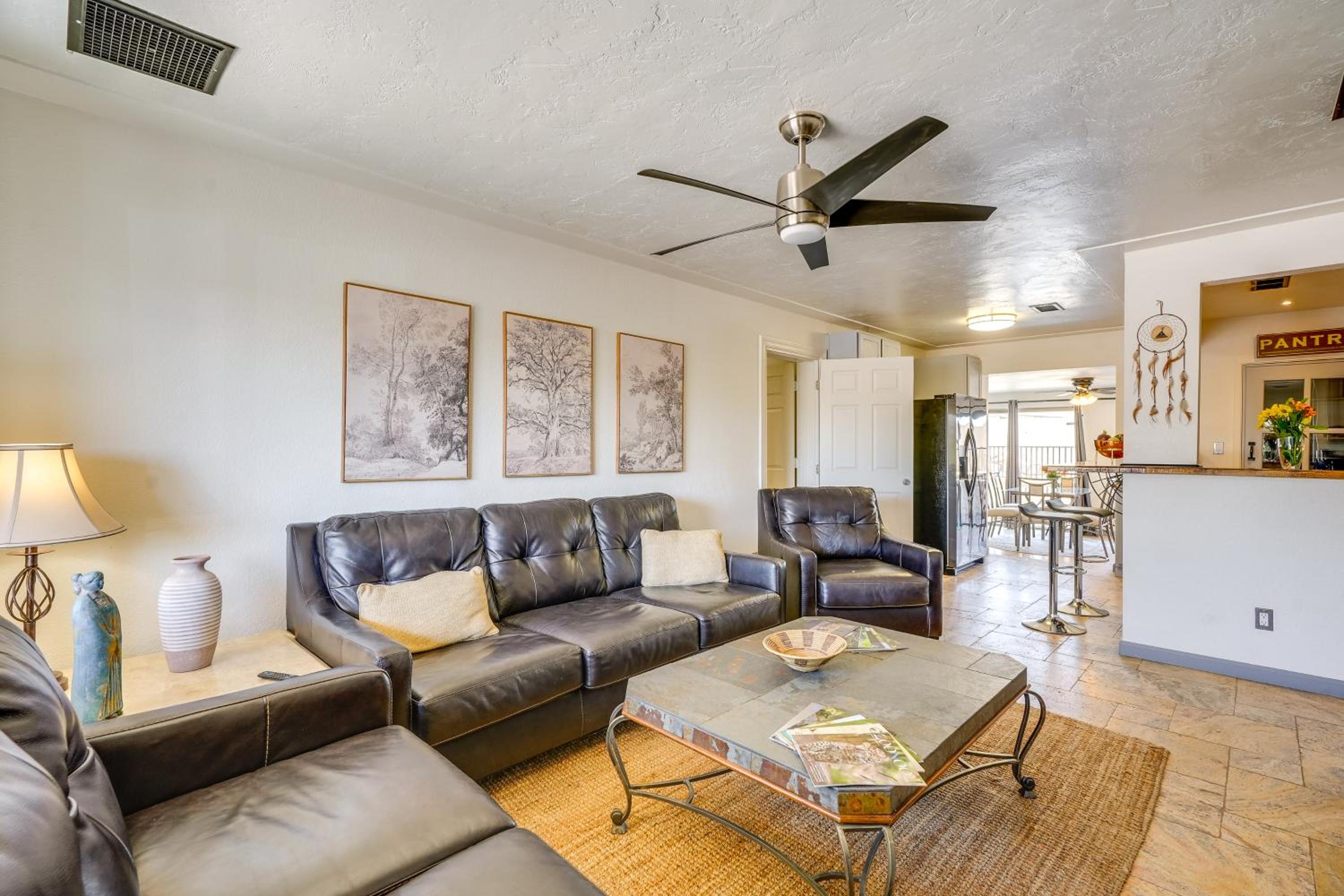 Private Pool and Patio! Home 8 Mi to Dtwn Phoenix