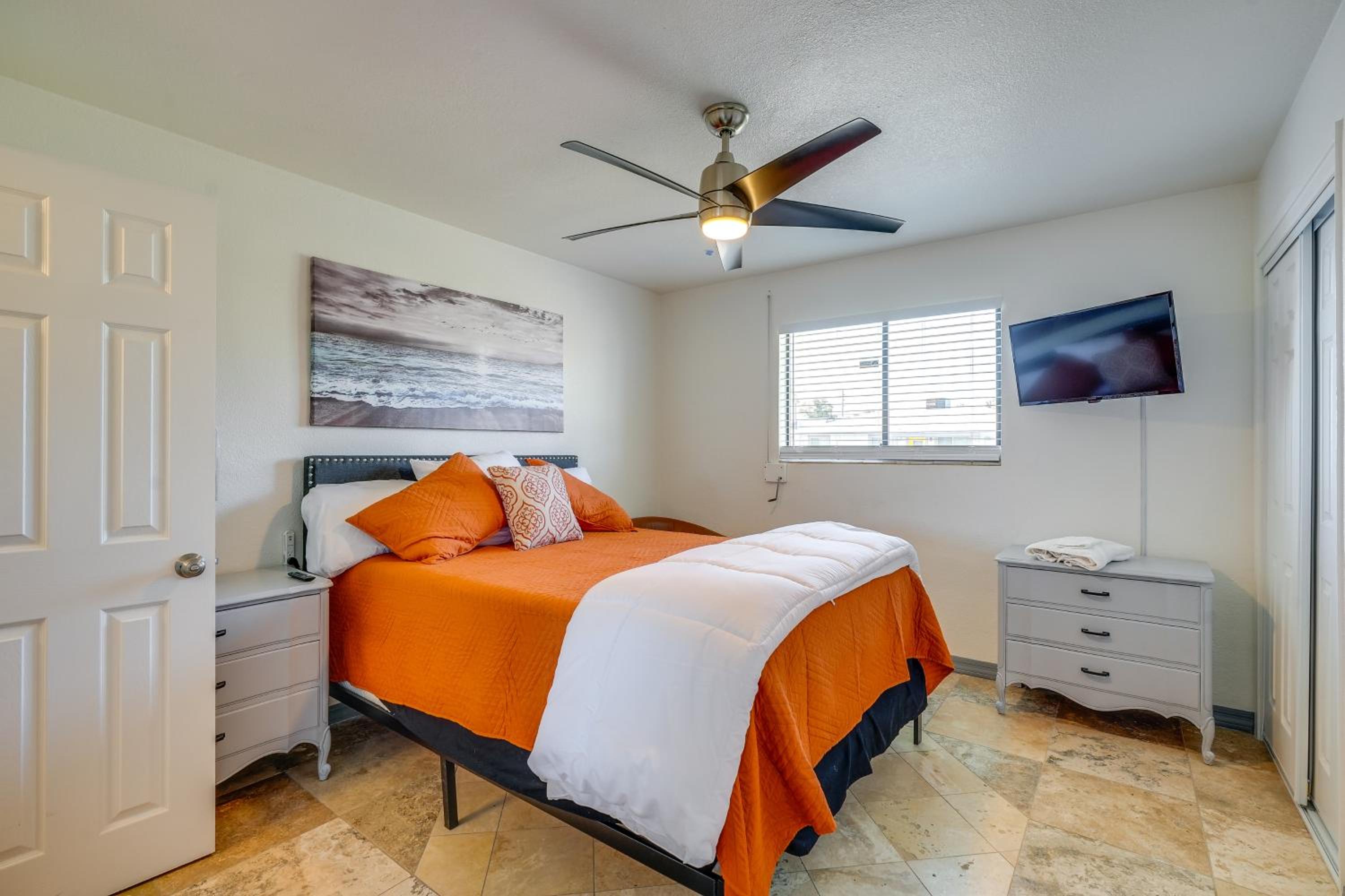 Private Pool and Patio! Home 8 Mi to Dtwn Phoenix