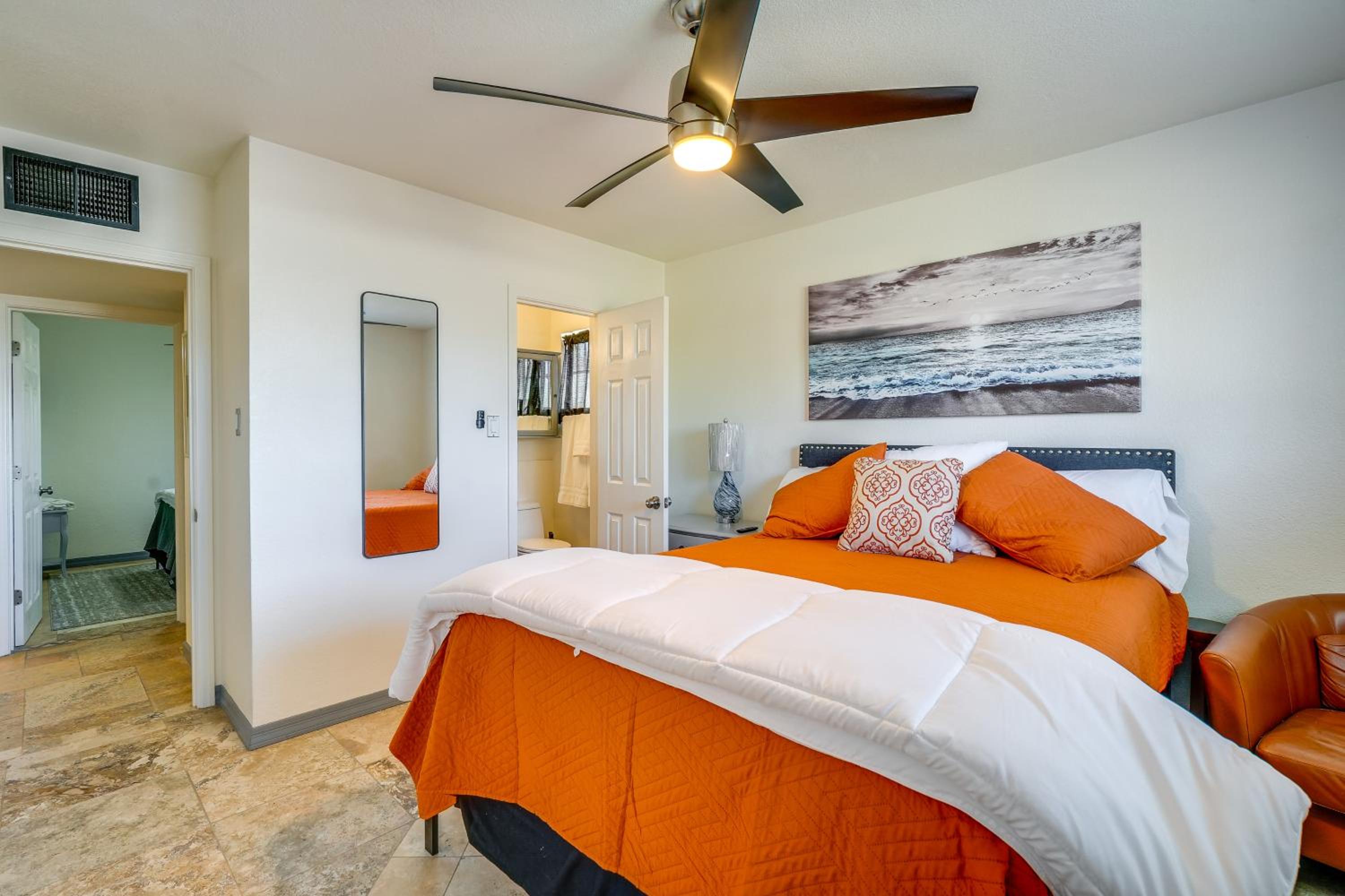 Private Pool and Patio! Home 8 Mi to Dtwn Phoenix