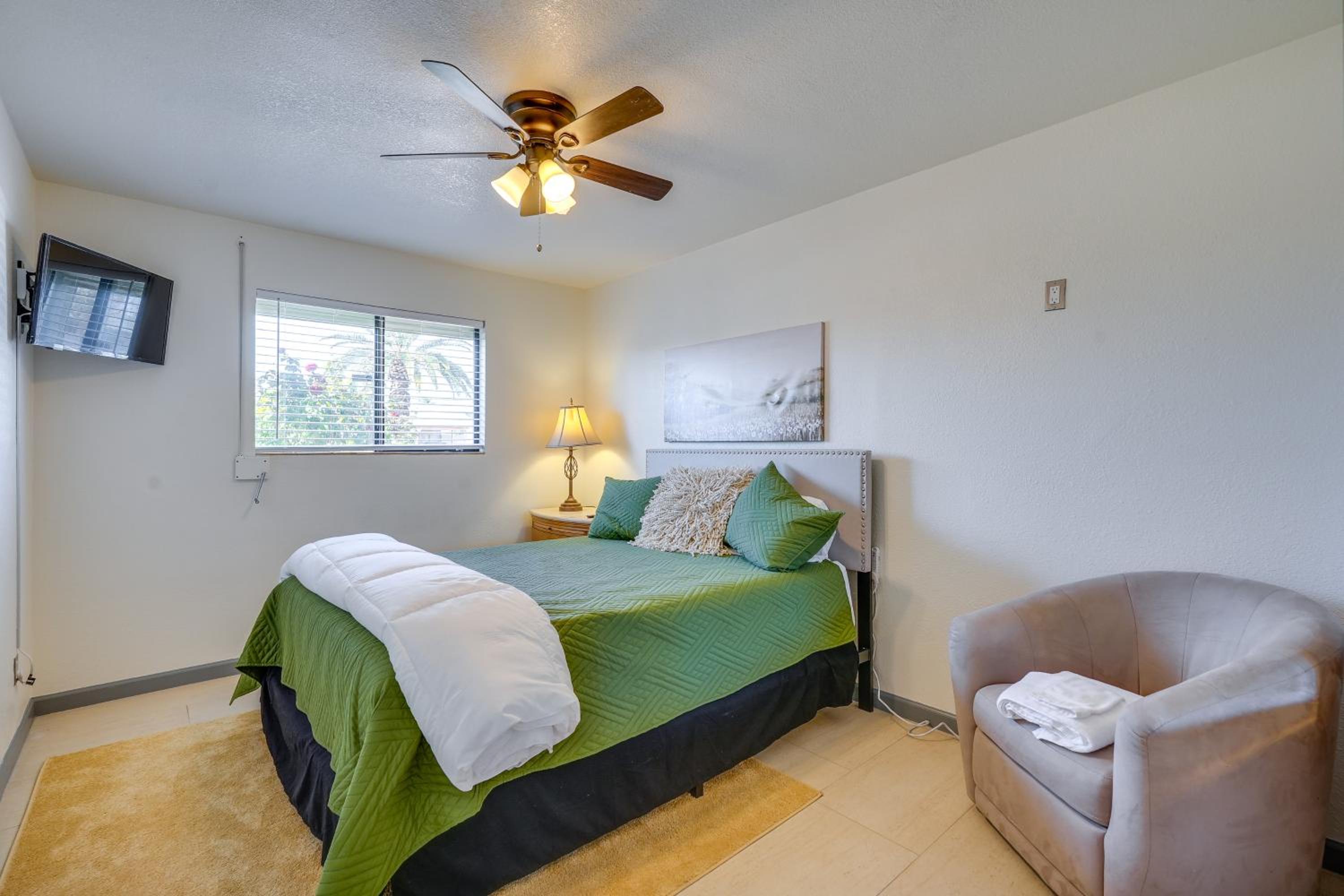 Private Pool and Patio! Home 8 Mi to Dtwn Phoenix