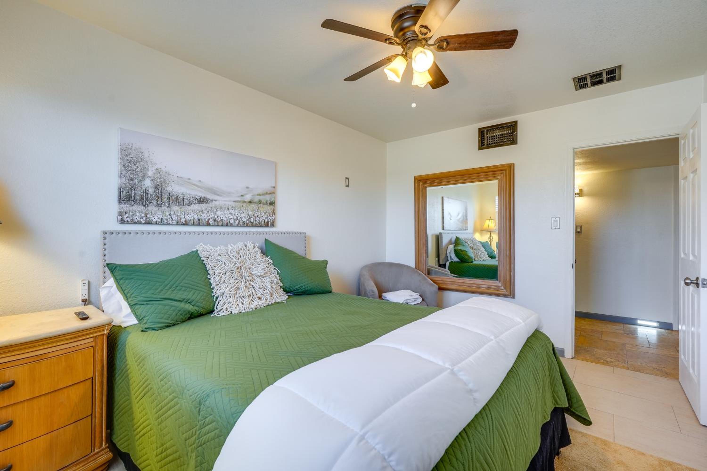 Private Pool and Patio! Home 8 Mi to Dtwn Phoenix