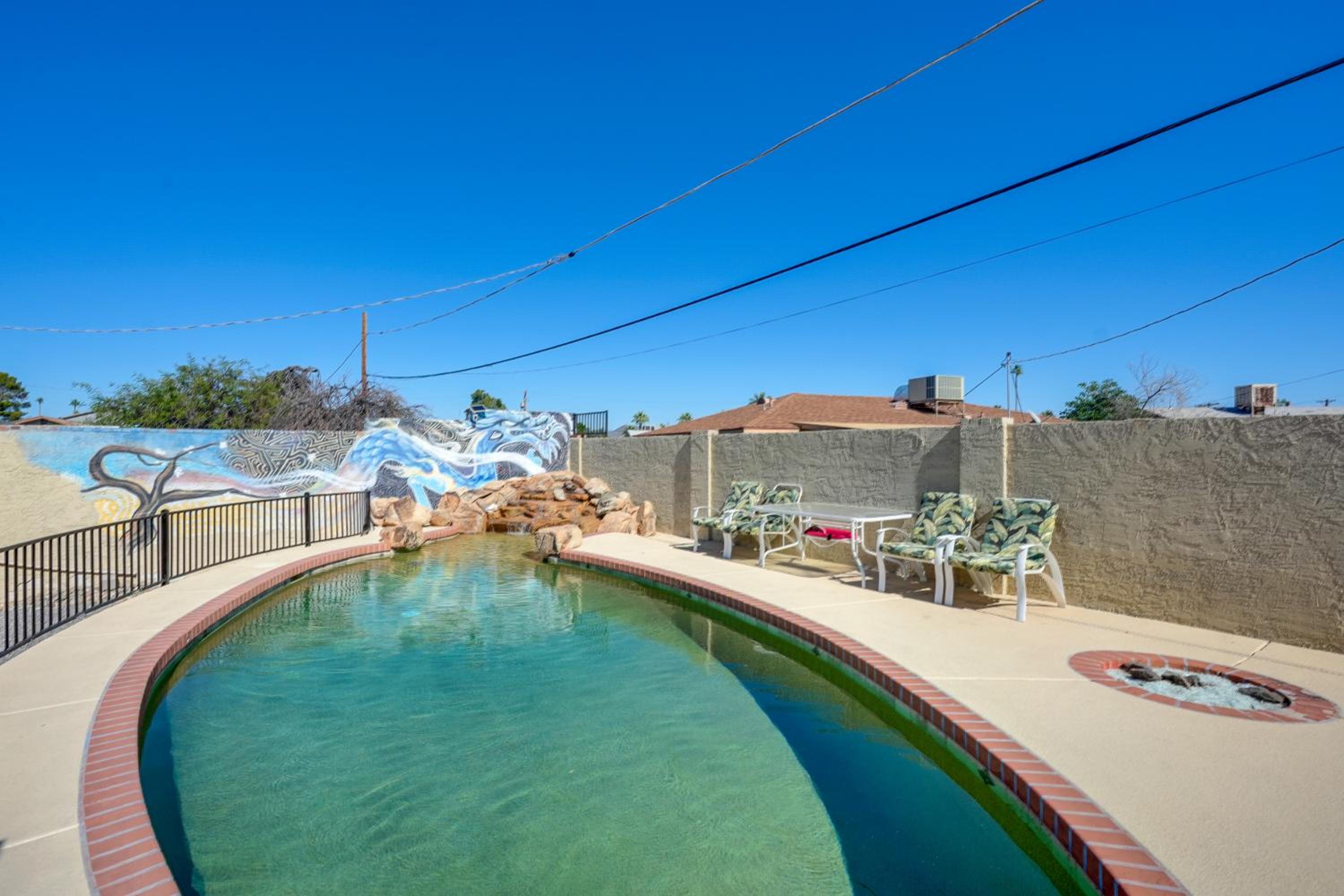 Private Pool and Patio! Home 8 Mi to Dtwn Phoenix