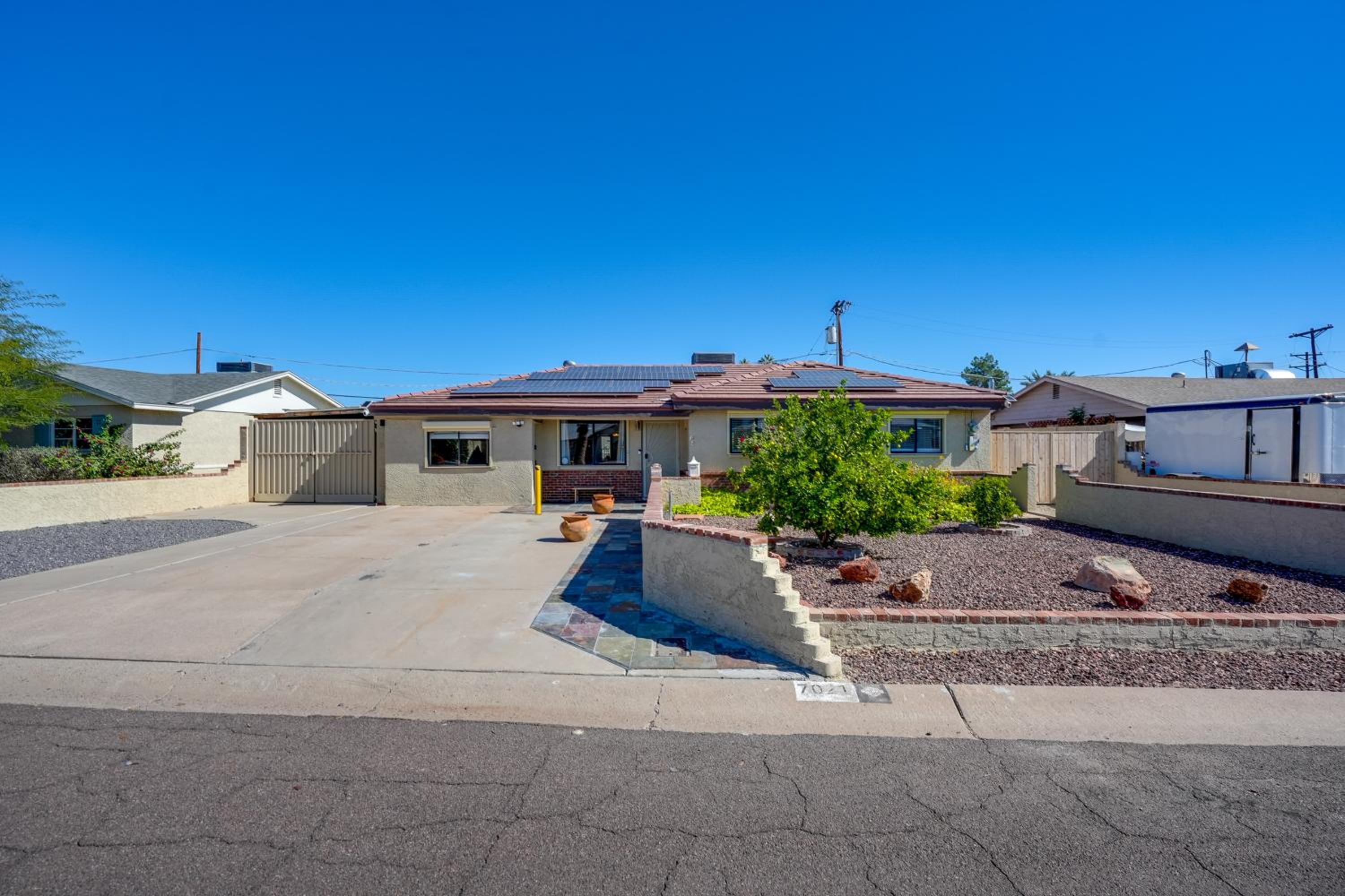 Private Pool and Patio! Home 8 Mi to Dtwn Phoenix