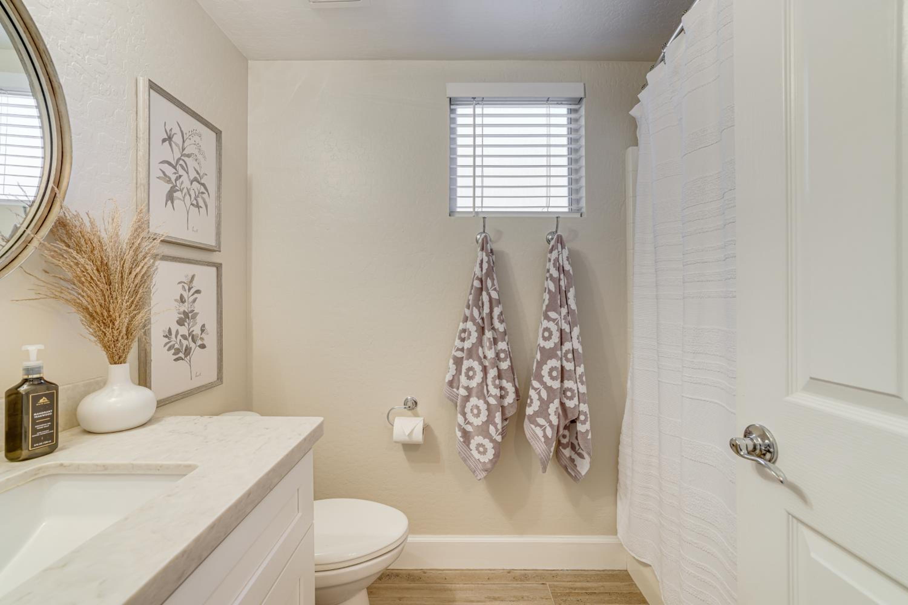 Less Than 1 Mi to Golf Charming Ahwatukee Foothills Villa