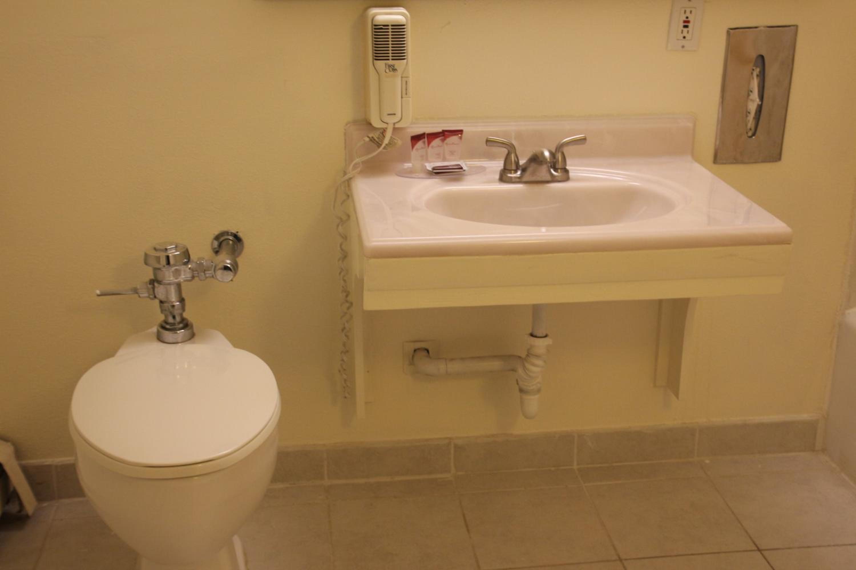 Bedford Vacations - Bedford Plaza Hotel - Boston - Property Image 51