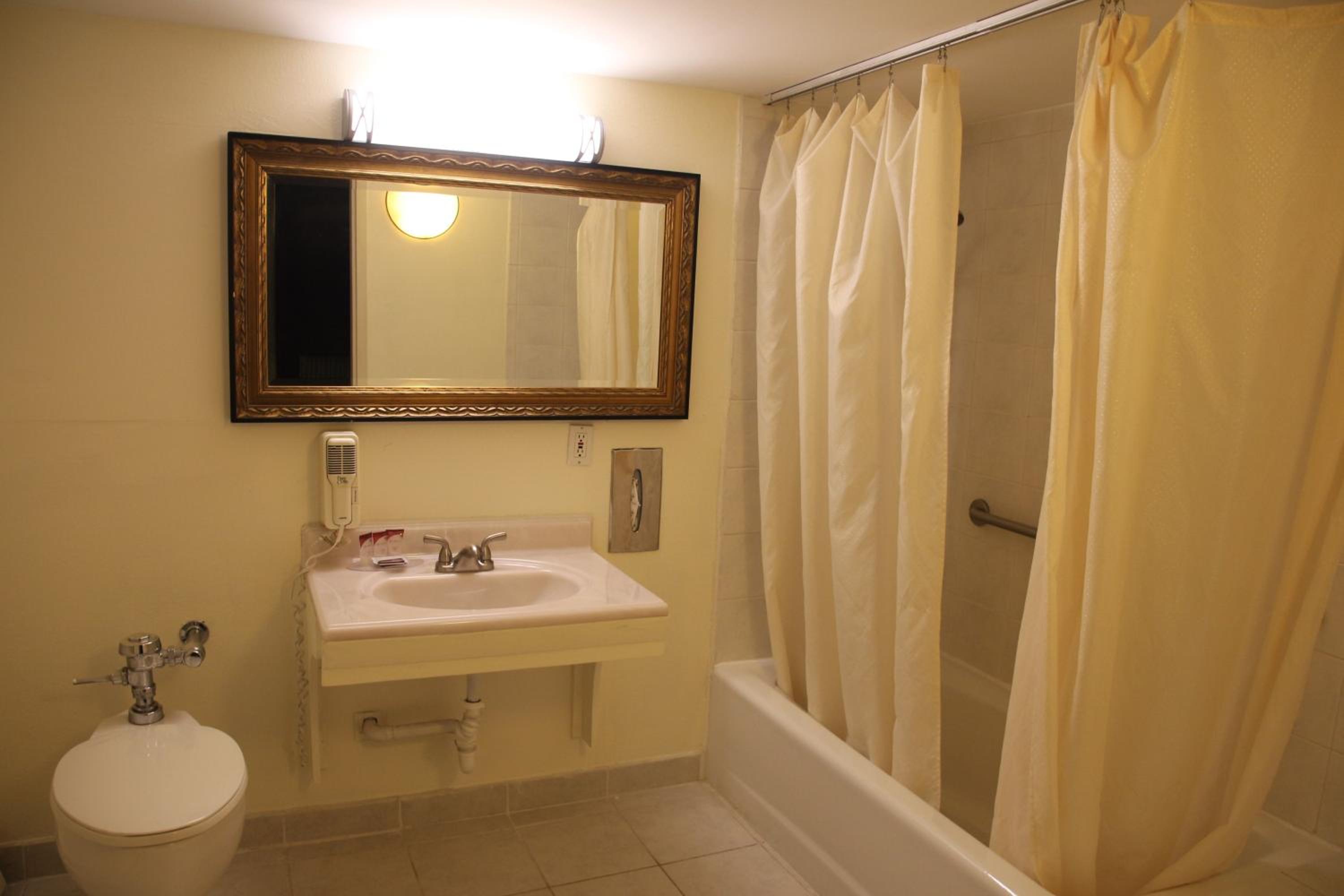 Bedford Vacations - Bedford Plaza Hotel - Boston - Property Image 52