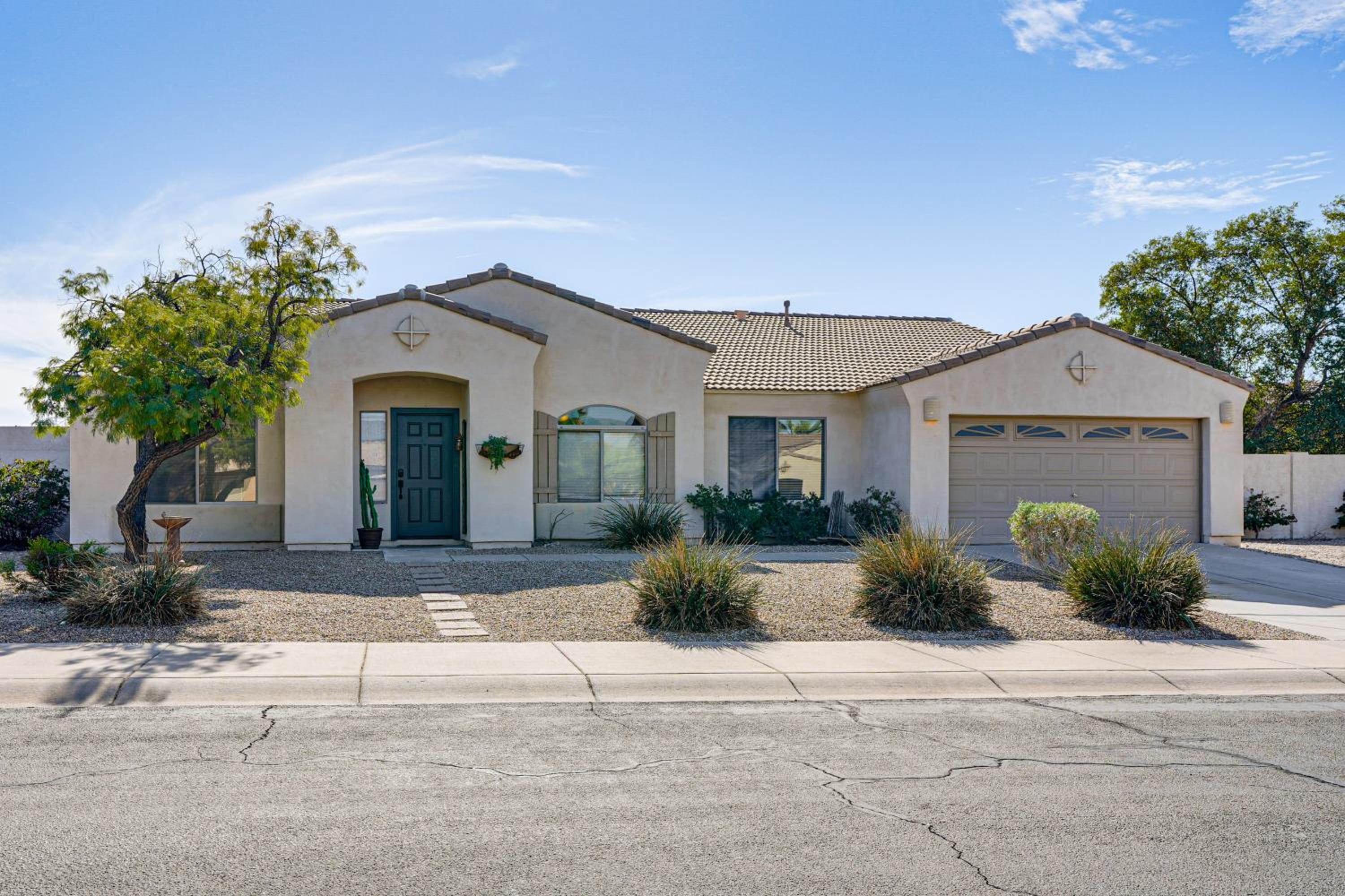Family-Friendly Oasis 7 Mi to Goodyear Ballpark!