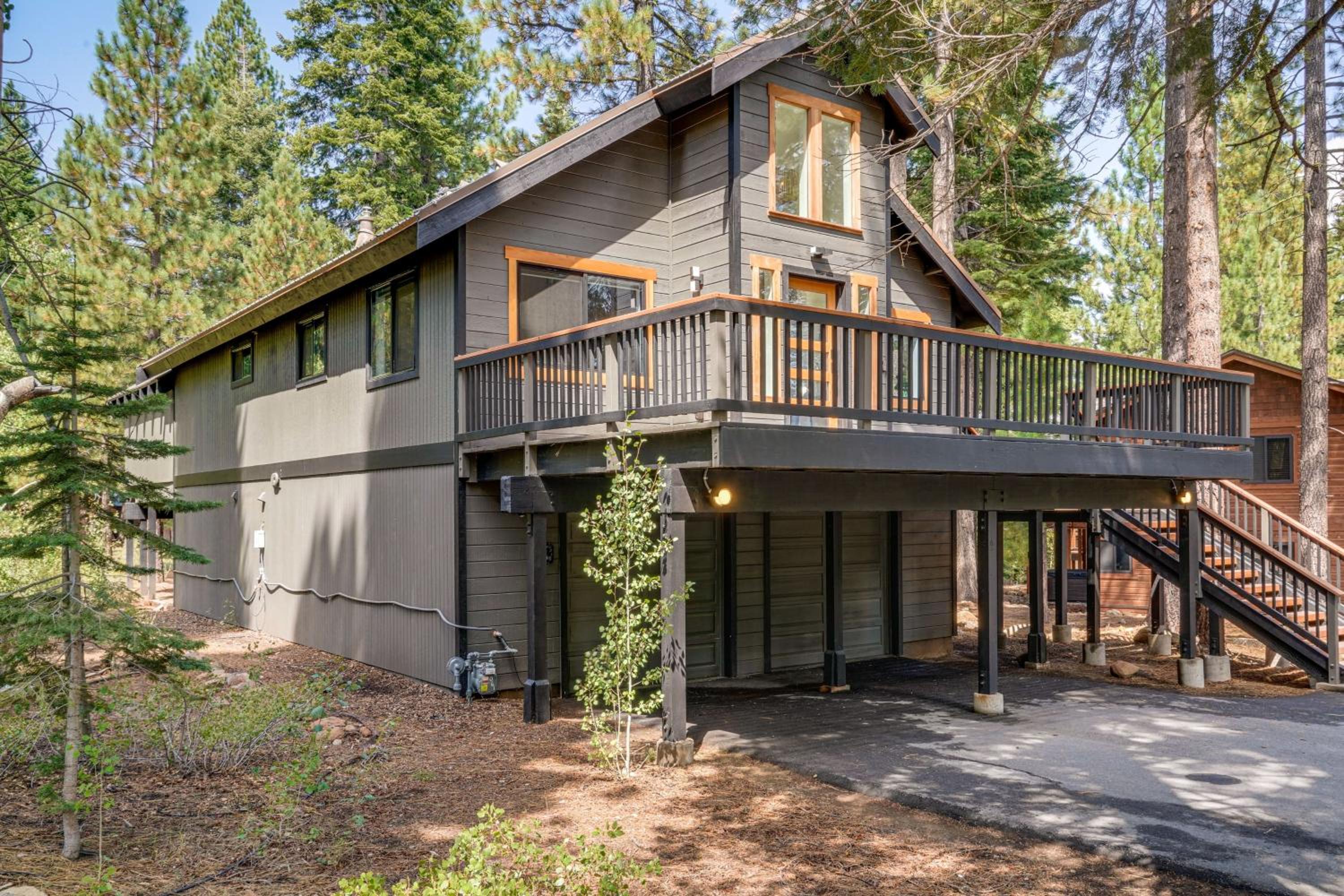 Walk to Gondola Truckee Retreat with Resort Perks!
