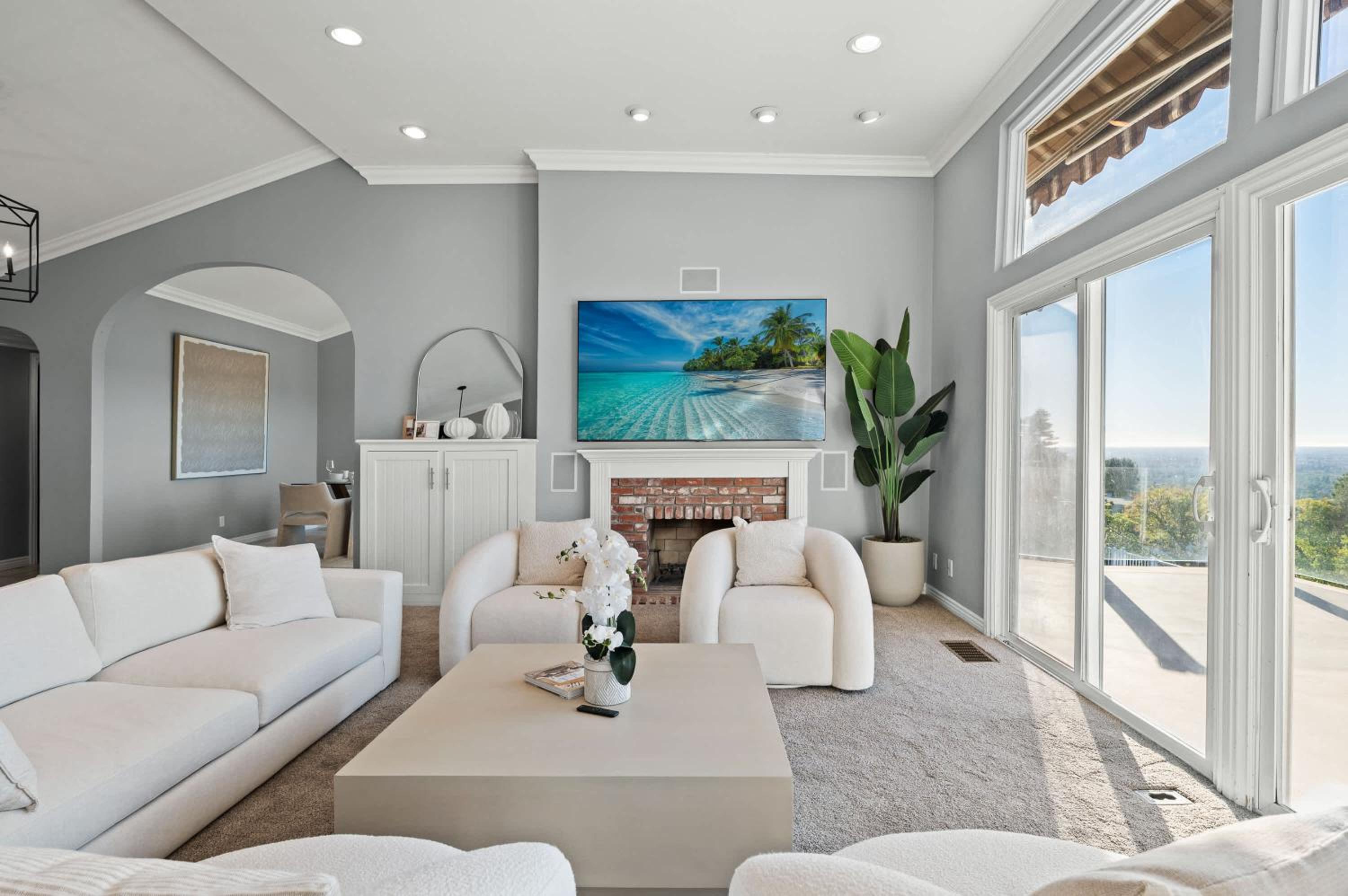 Luxury Hilltop Pool Villa with Stunning City Views