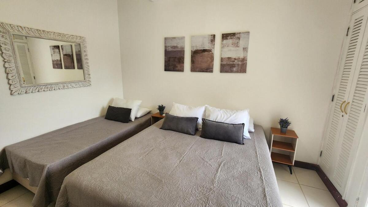 Duplex com Hidro em Condomínio Luxo com 3 Praias