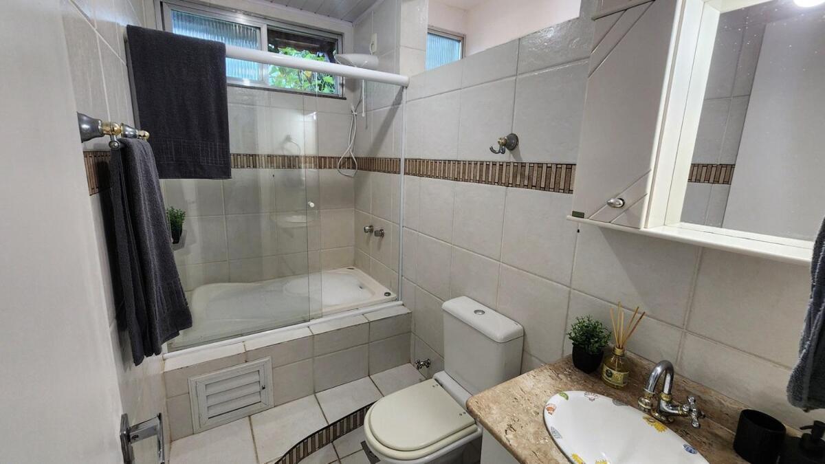 Duplex com Hidro em Condomínio Luxo com 3 Praias