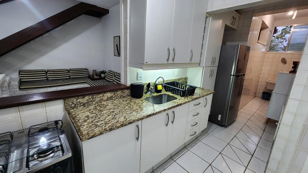 Duplex com Hidro em Condomínio Luxo com 3 Praias