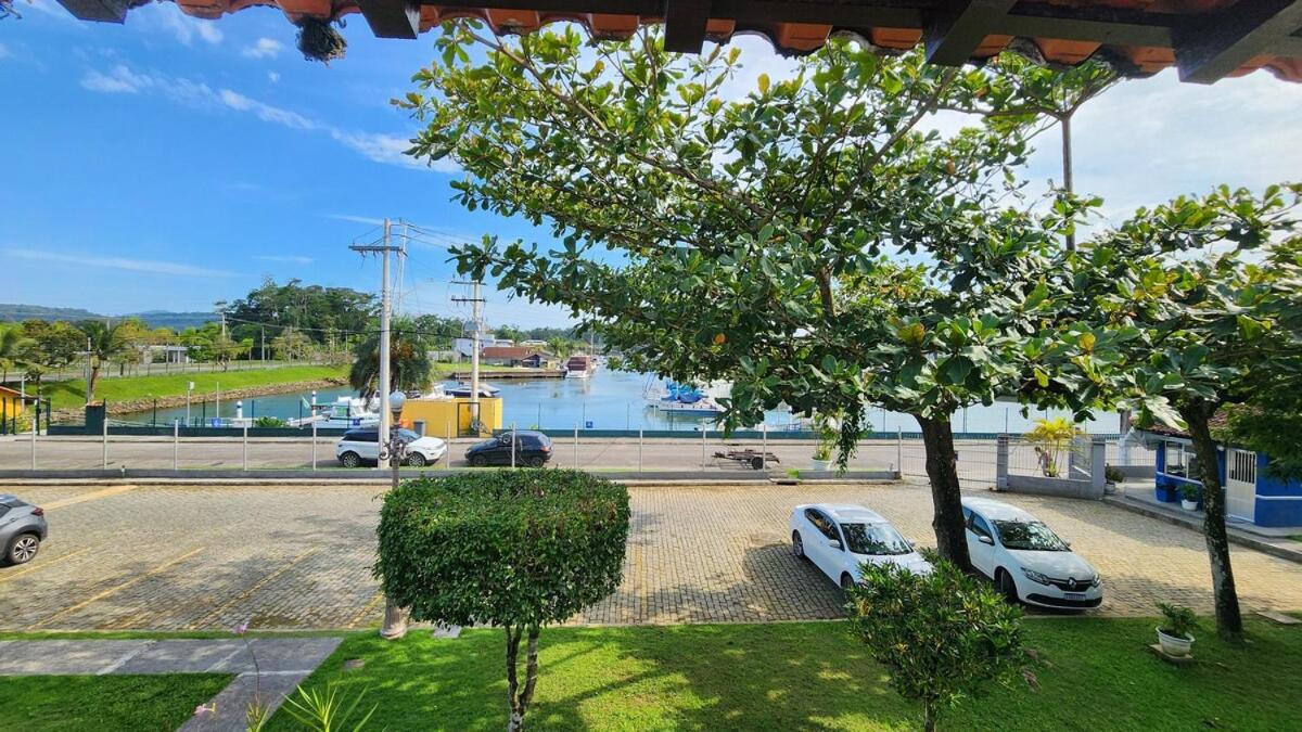 Duplex com Hidro em Condomínio Luxo com 3 Praias