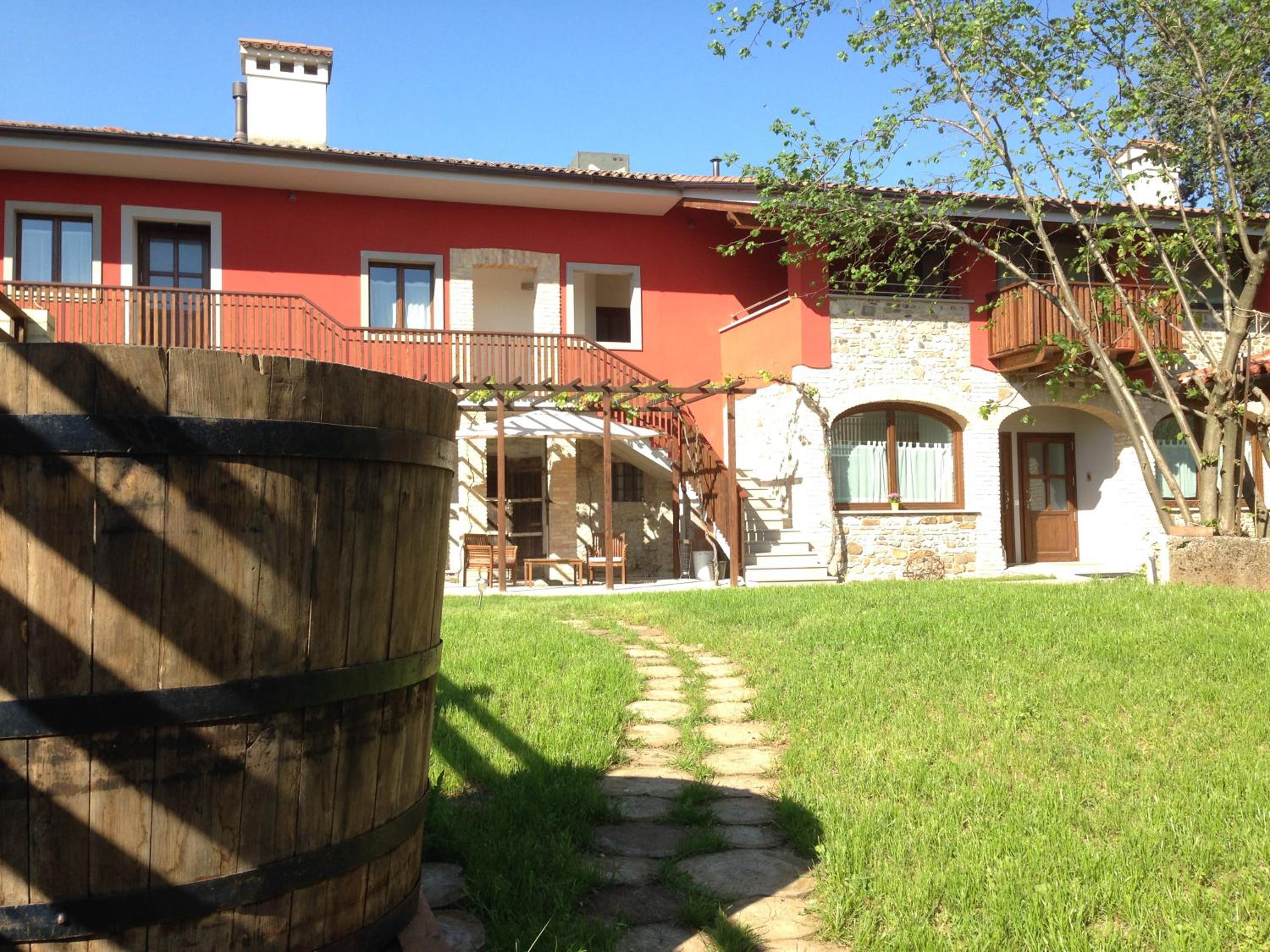 Photo 8