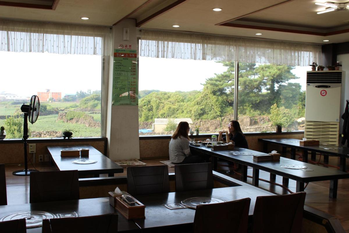 Jeju Feel House