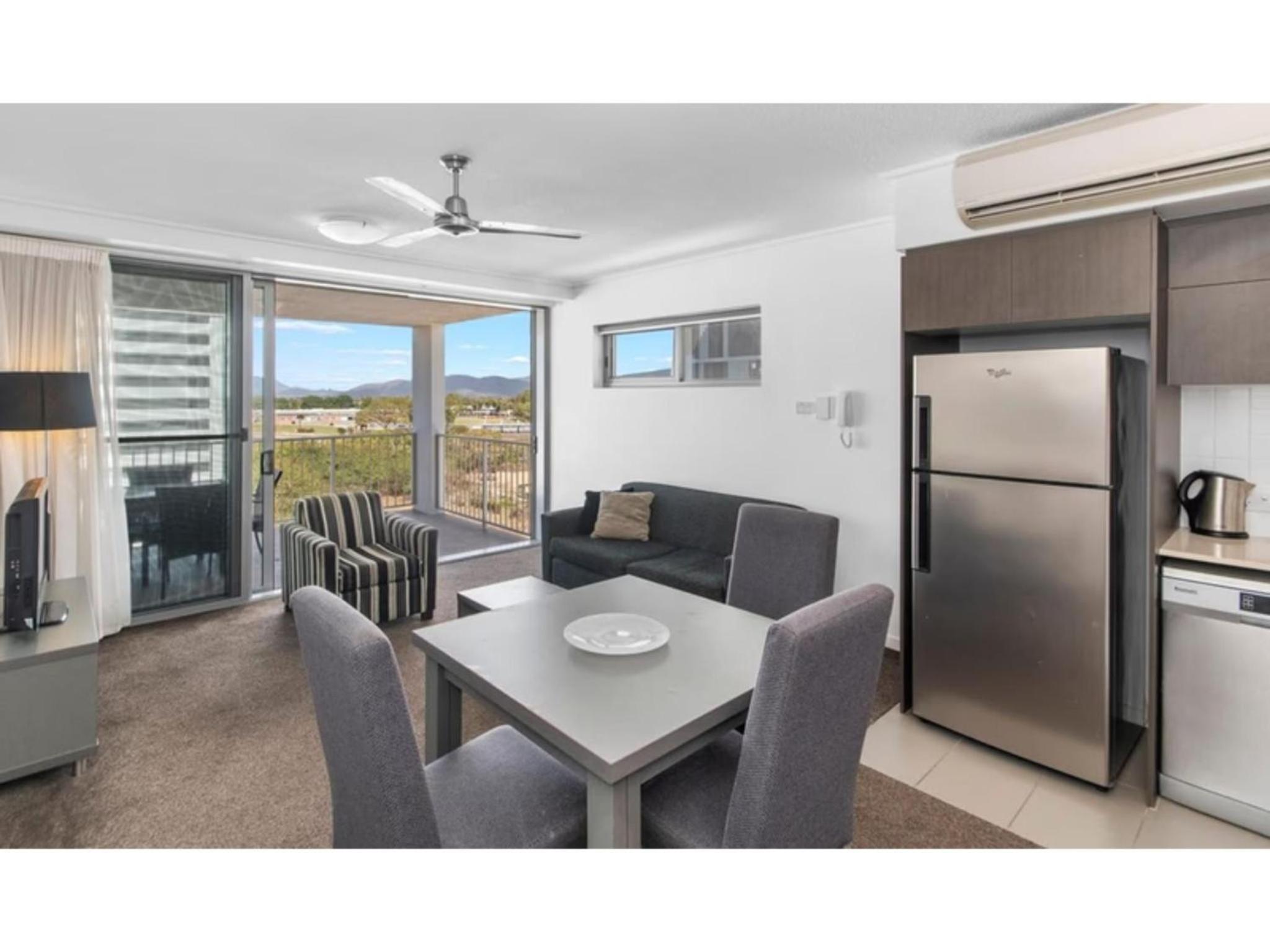 City convenience in Modern Townsville Apartment