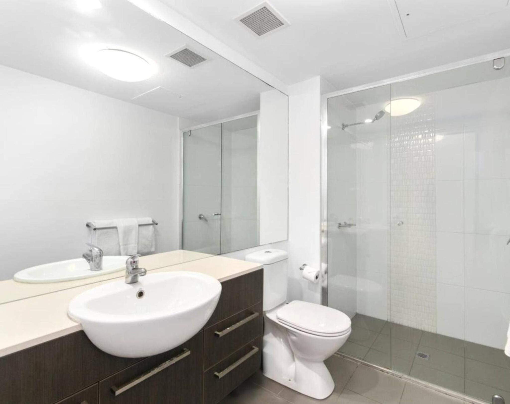City convenience in Modern Townsville Apartment