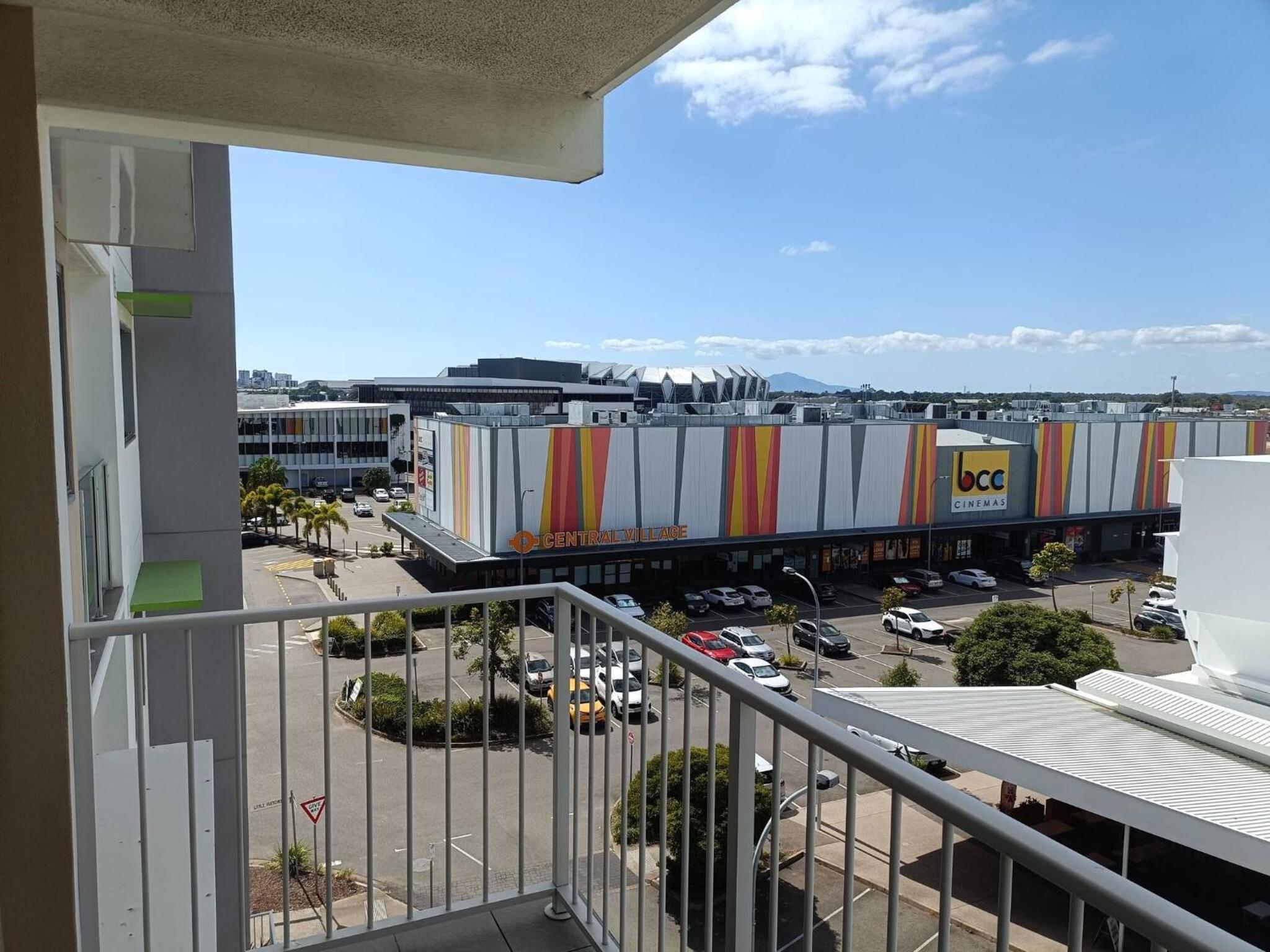 City convenience in Modern Townsville Apartment