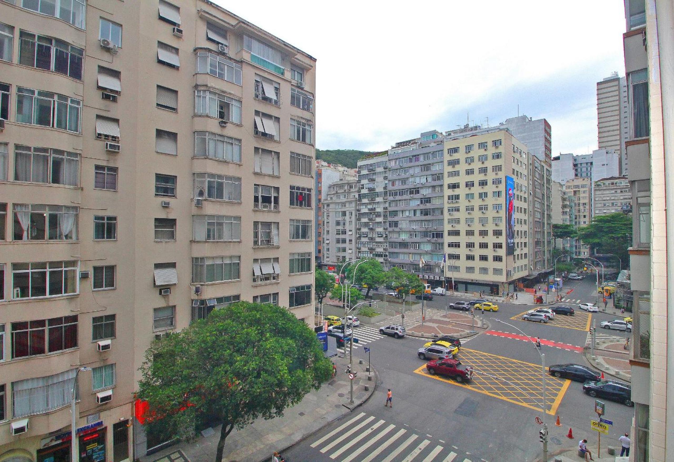 Renovated One-Bedroom Apartment in Copacabana